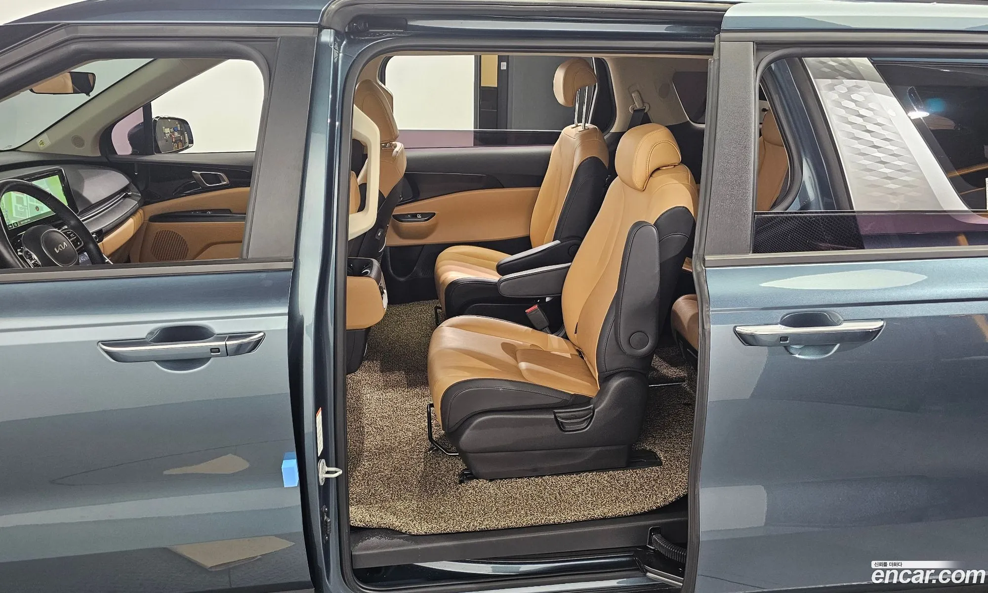 Kia Carnival 2022 — 17