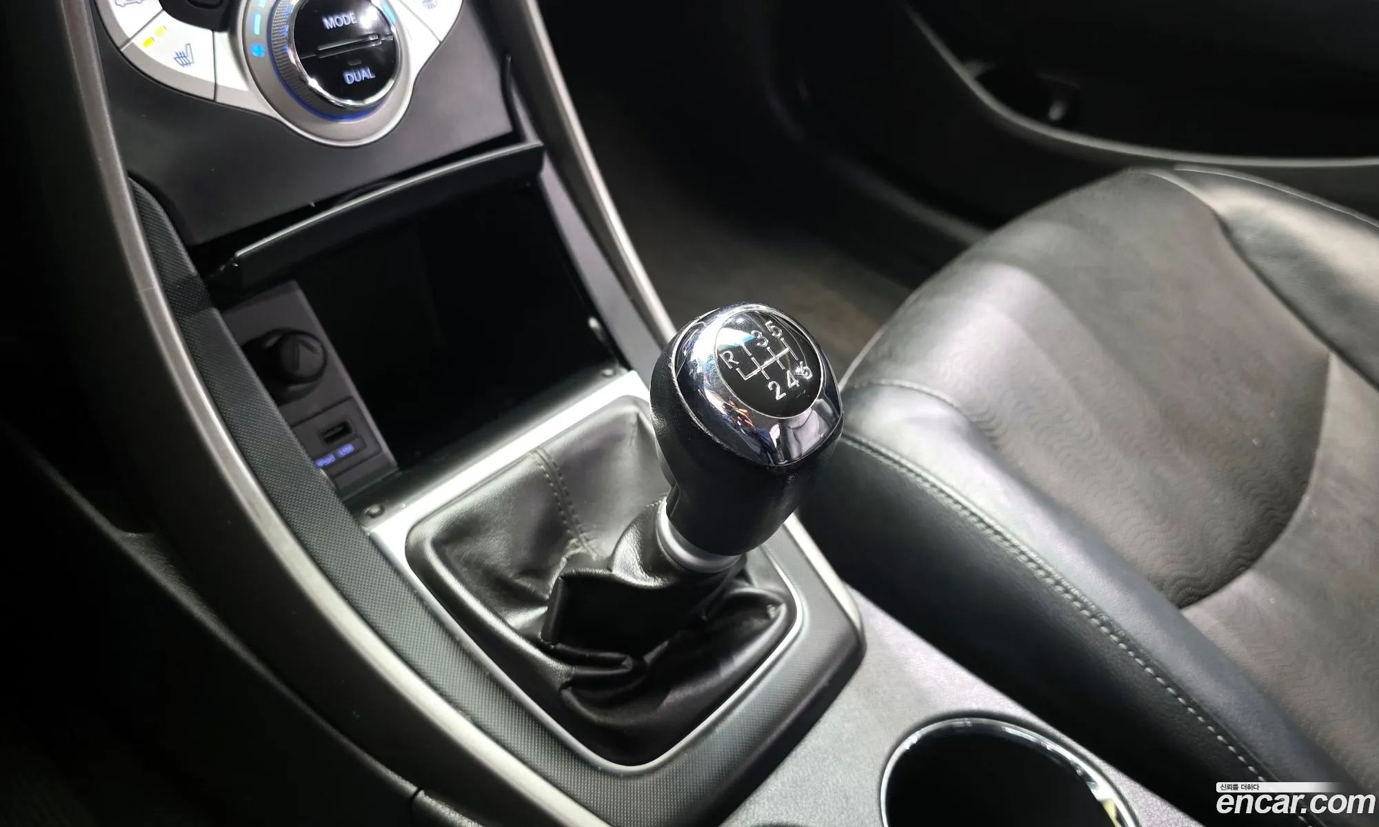 Hyundai Elantra MD 2012 — 17