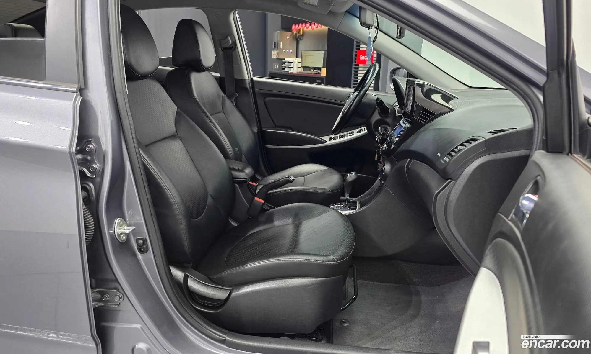 Hyundai Accent 2013 — 19