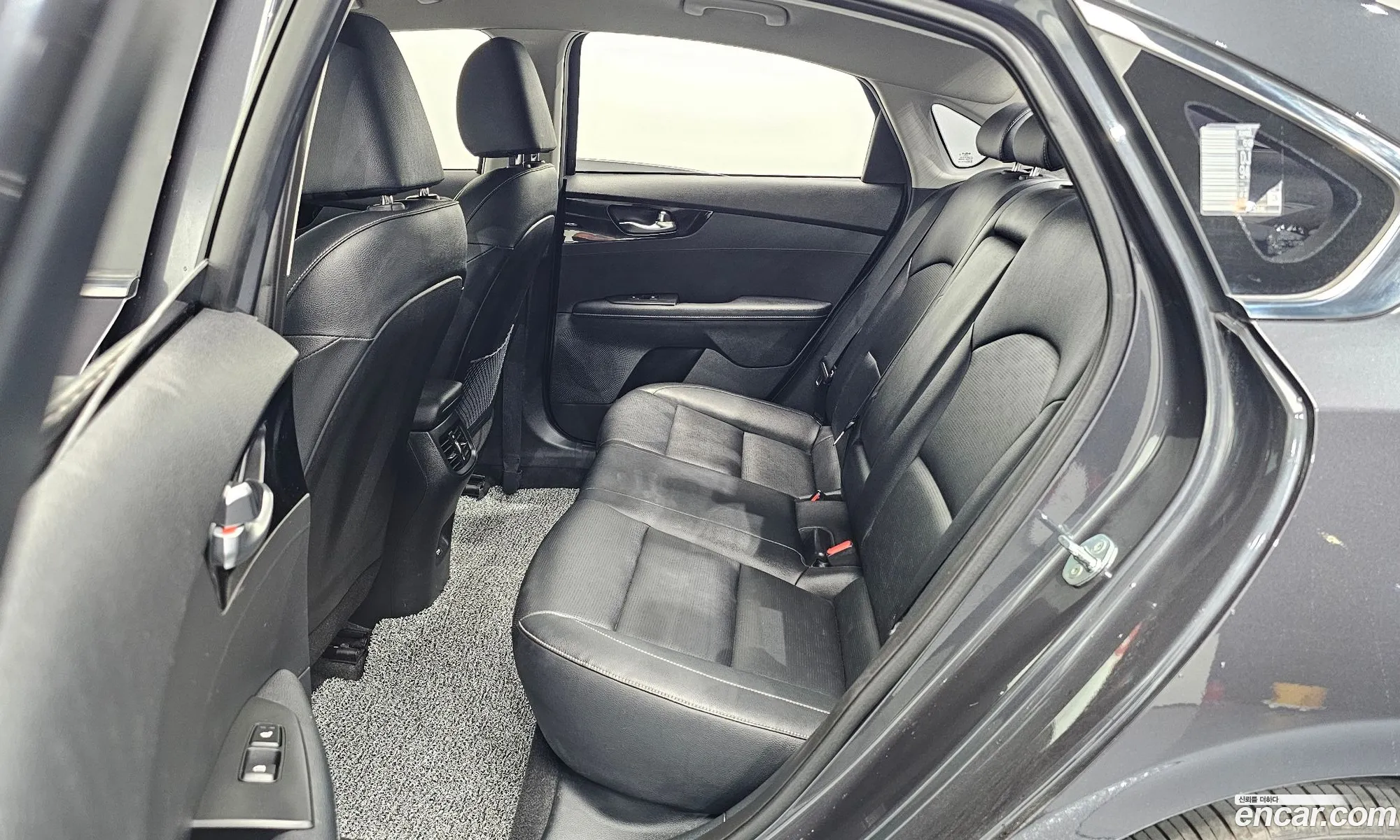 Kia K3 2022 — 17
