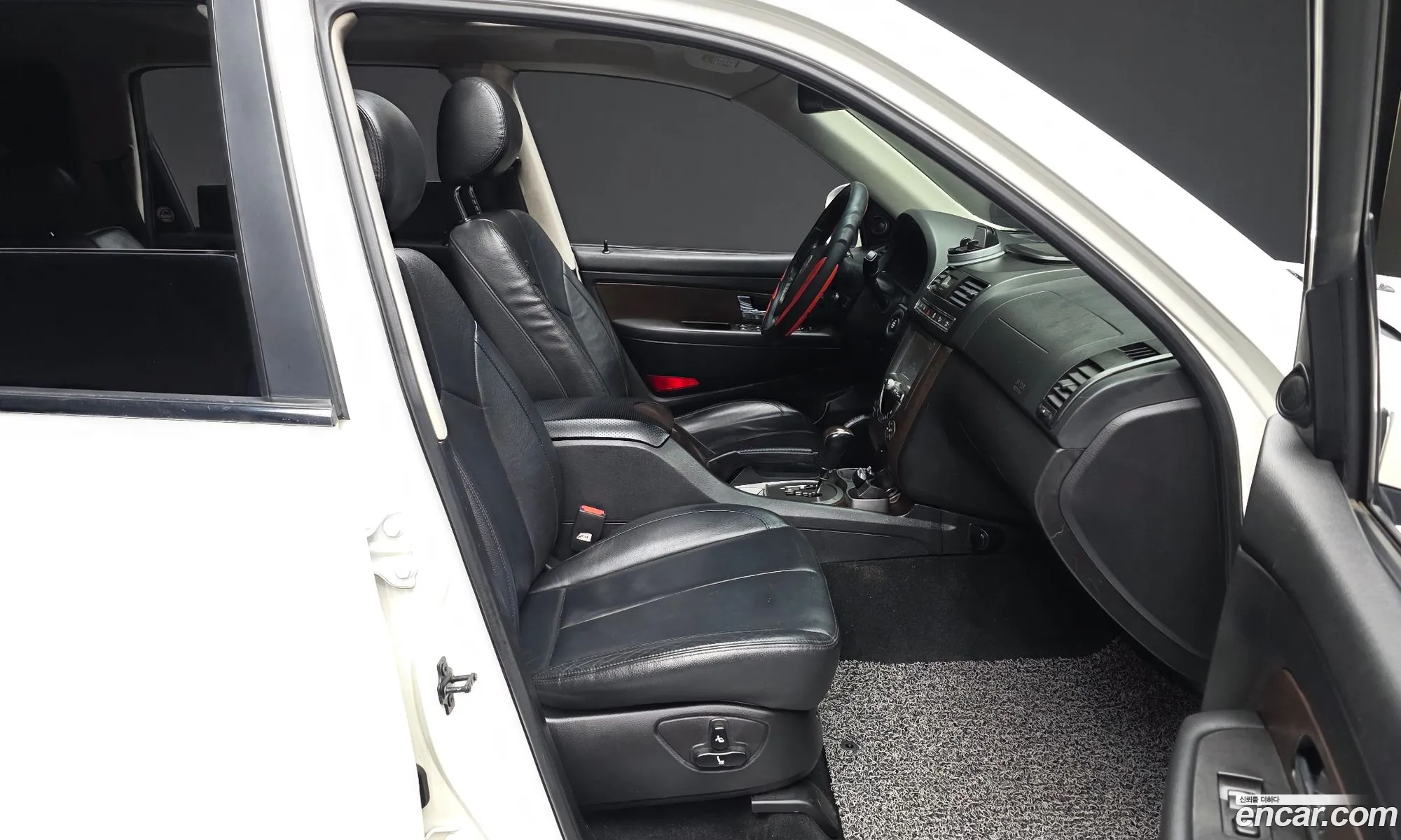 KG Mobility (SsangYong) Rexton W 2014 — 17