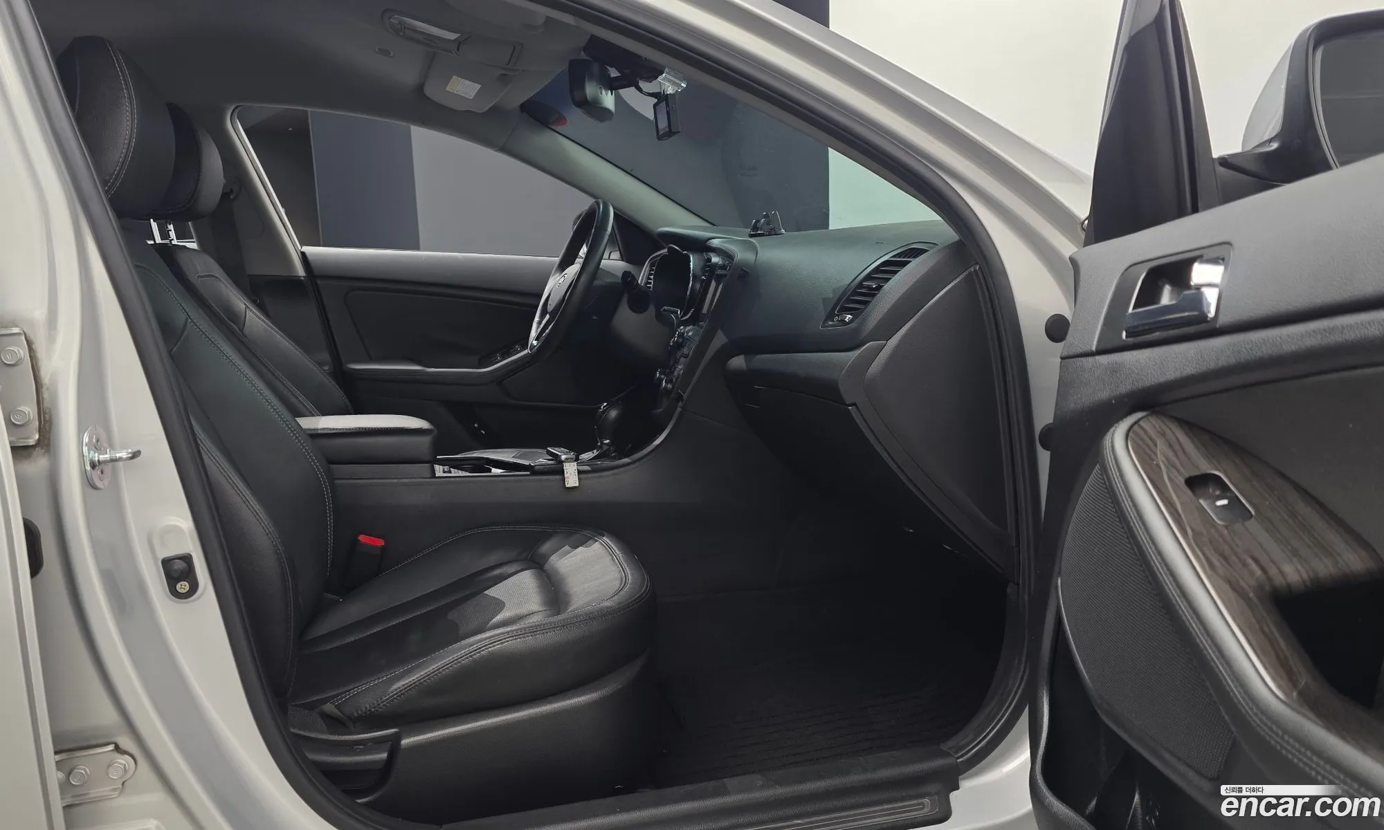 Kia K5 2010 — 16