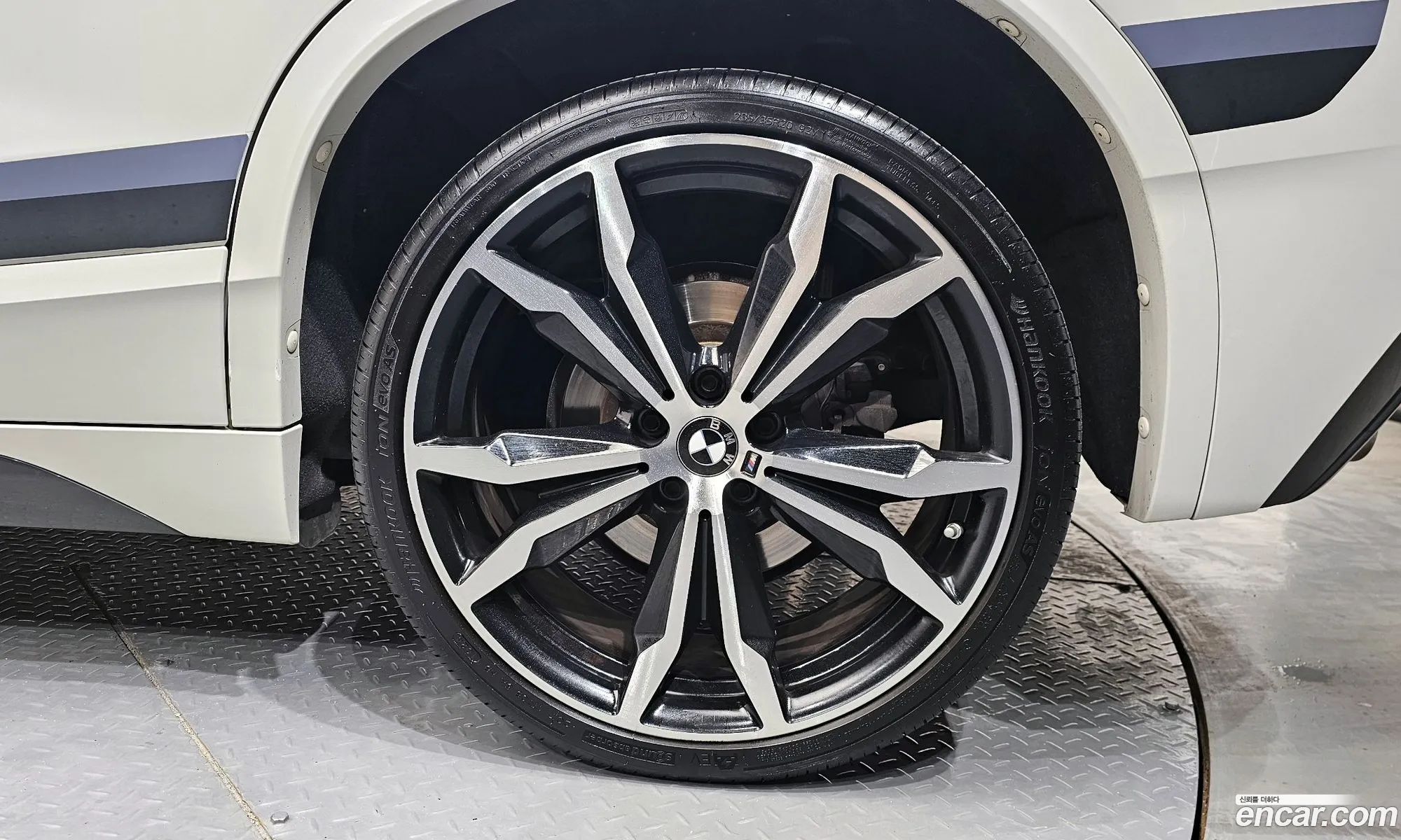 BMW X2 2019 WBA11DF00L5P23643 — 24