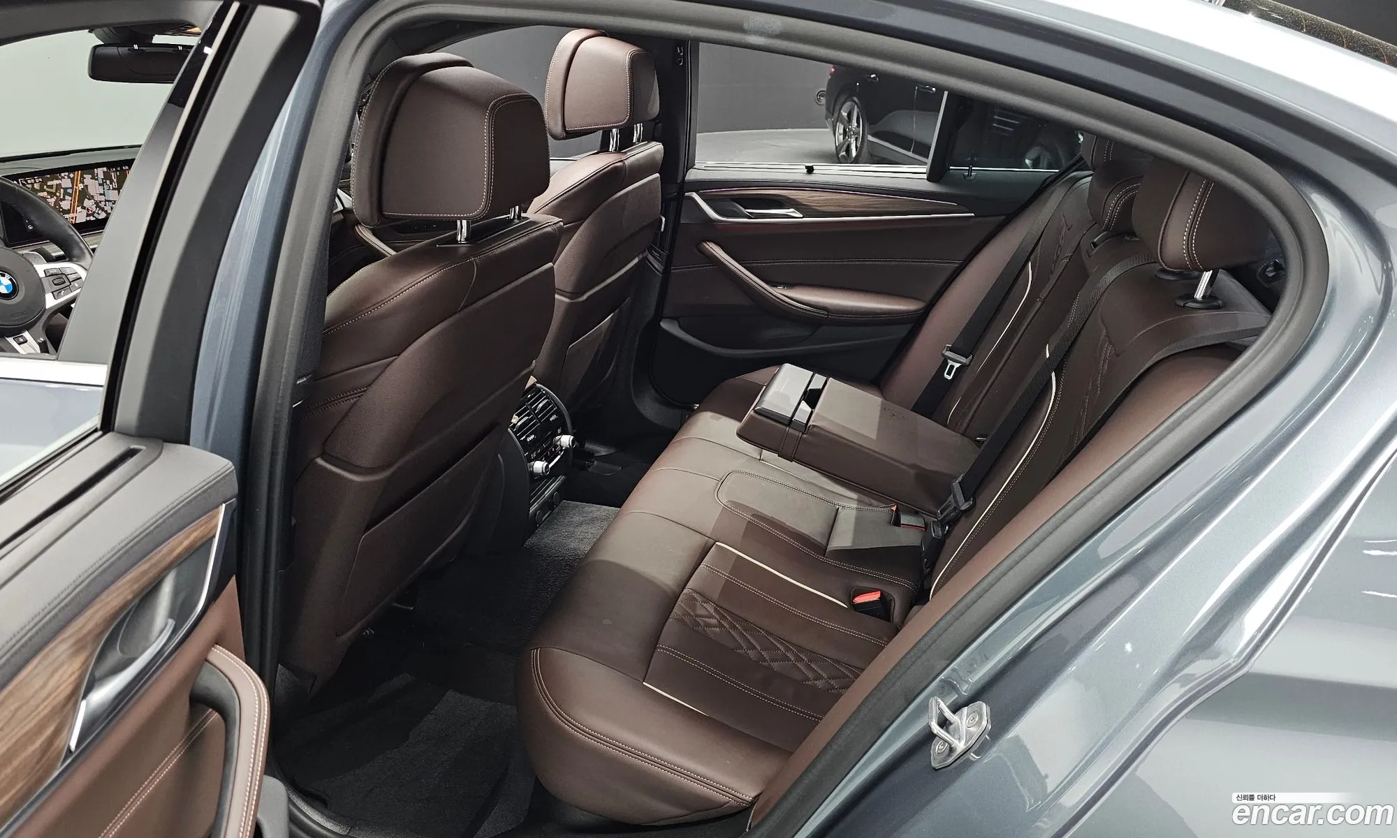 BMW 5 Series 2019 WBAJD3108KWW39331 — 25