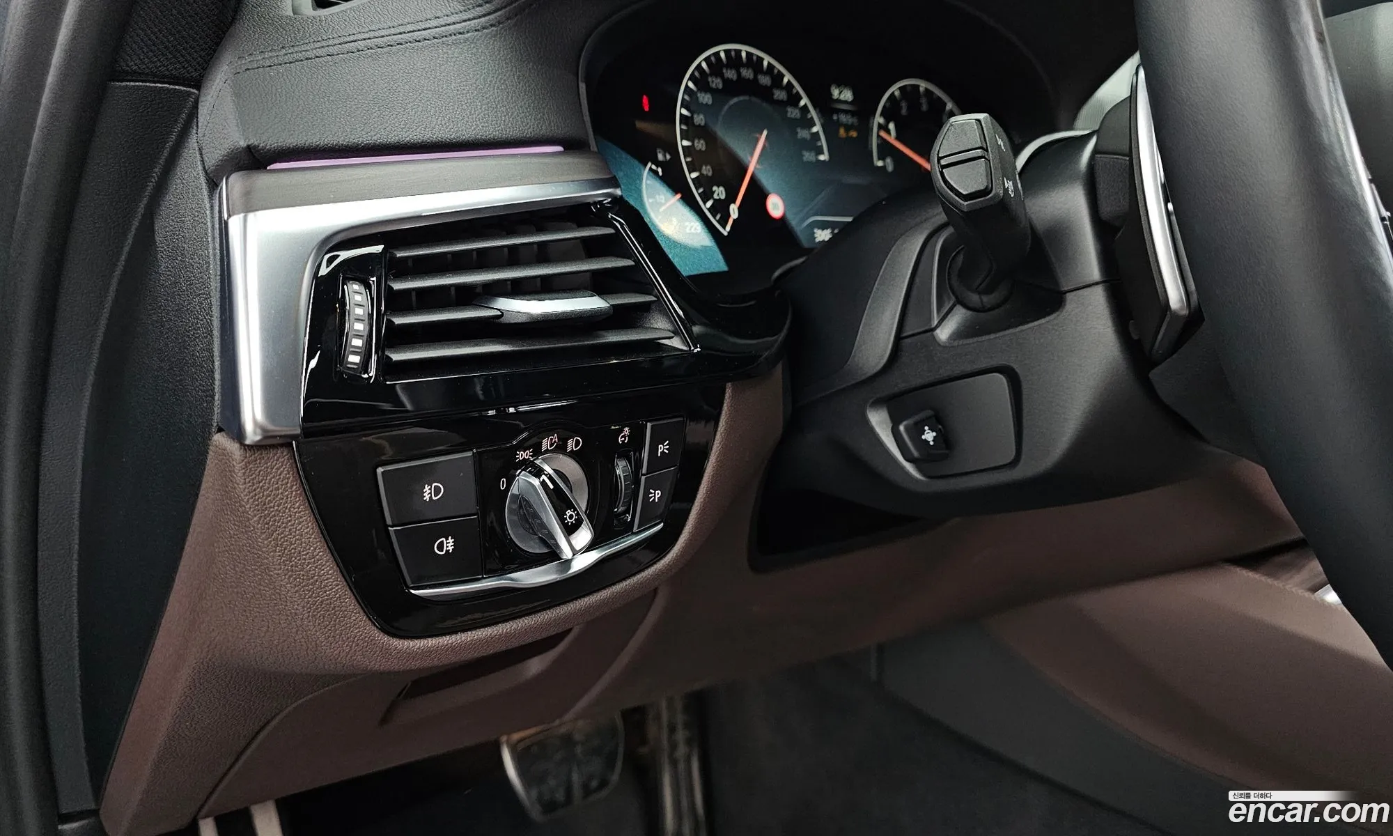 BMW 5 Series 2019 WBAJD3108KWW39331 — 27