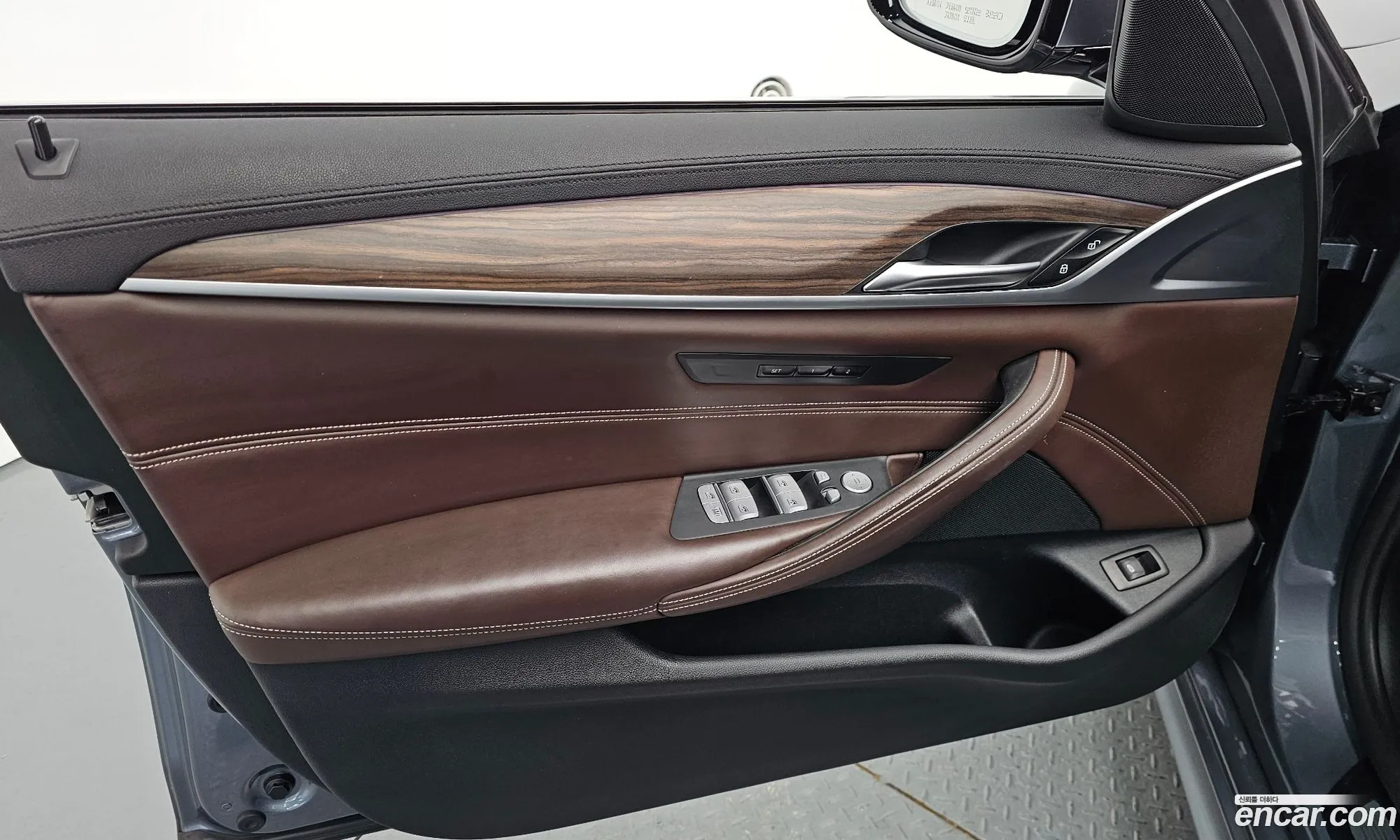 BMW 5 Series 2019 WBAJD3108KWW39331 — 29