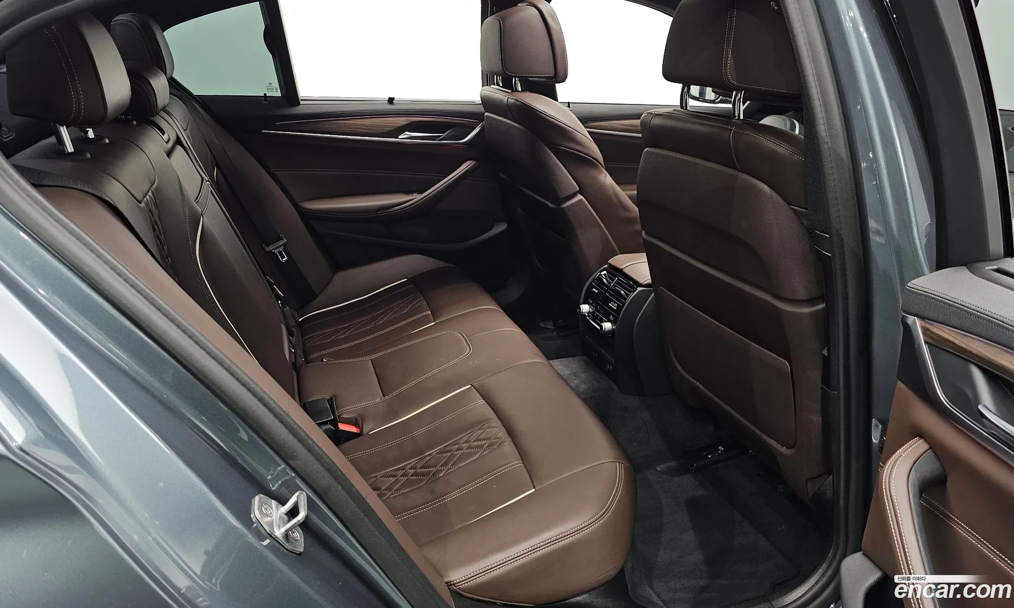 BMW 5 Series 2019 WBAJD3108KWW39331 — 18