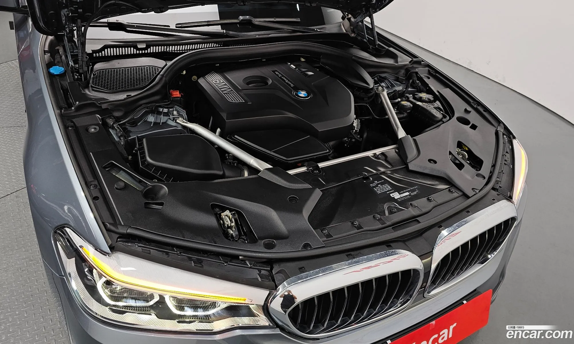 BMW 5 Series 2019 WBAJD3108KWW39331 — 31