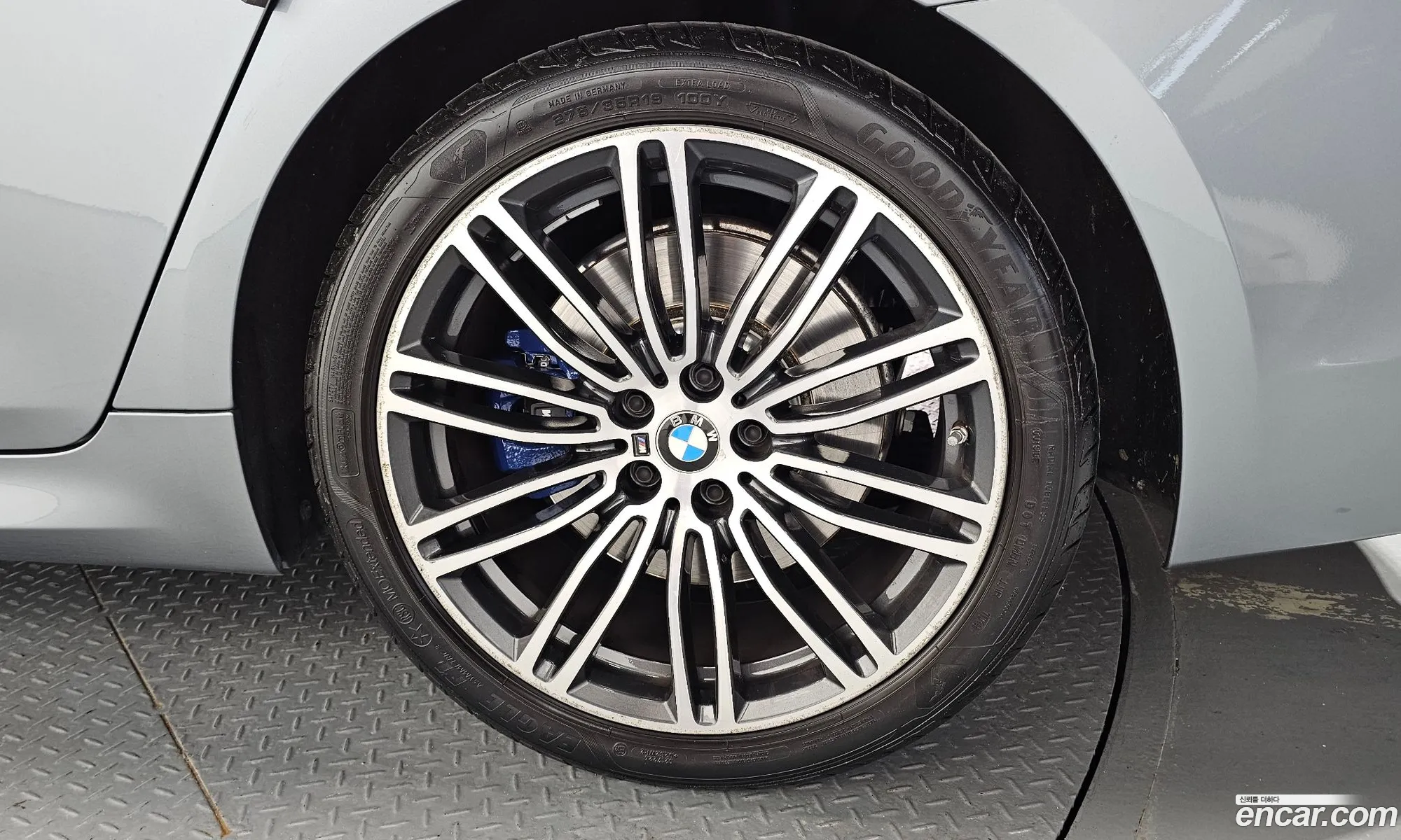BMW 5 Series 2019 WBAJD3108KWW39331 — 15