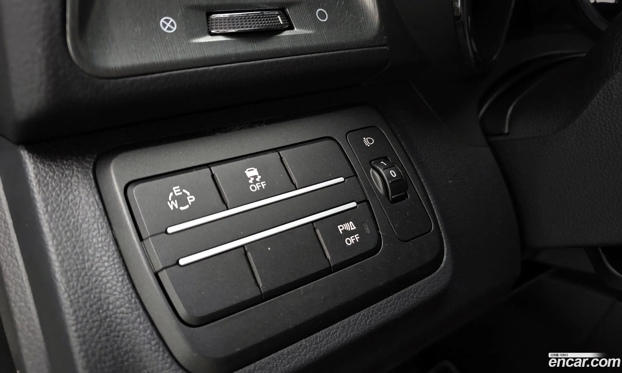 KG Mobility (SsangYong) Tivoli Armour 2017 — 11
