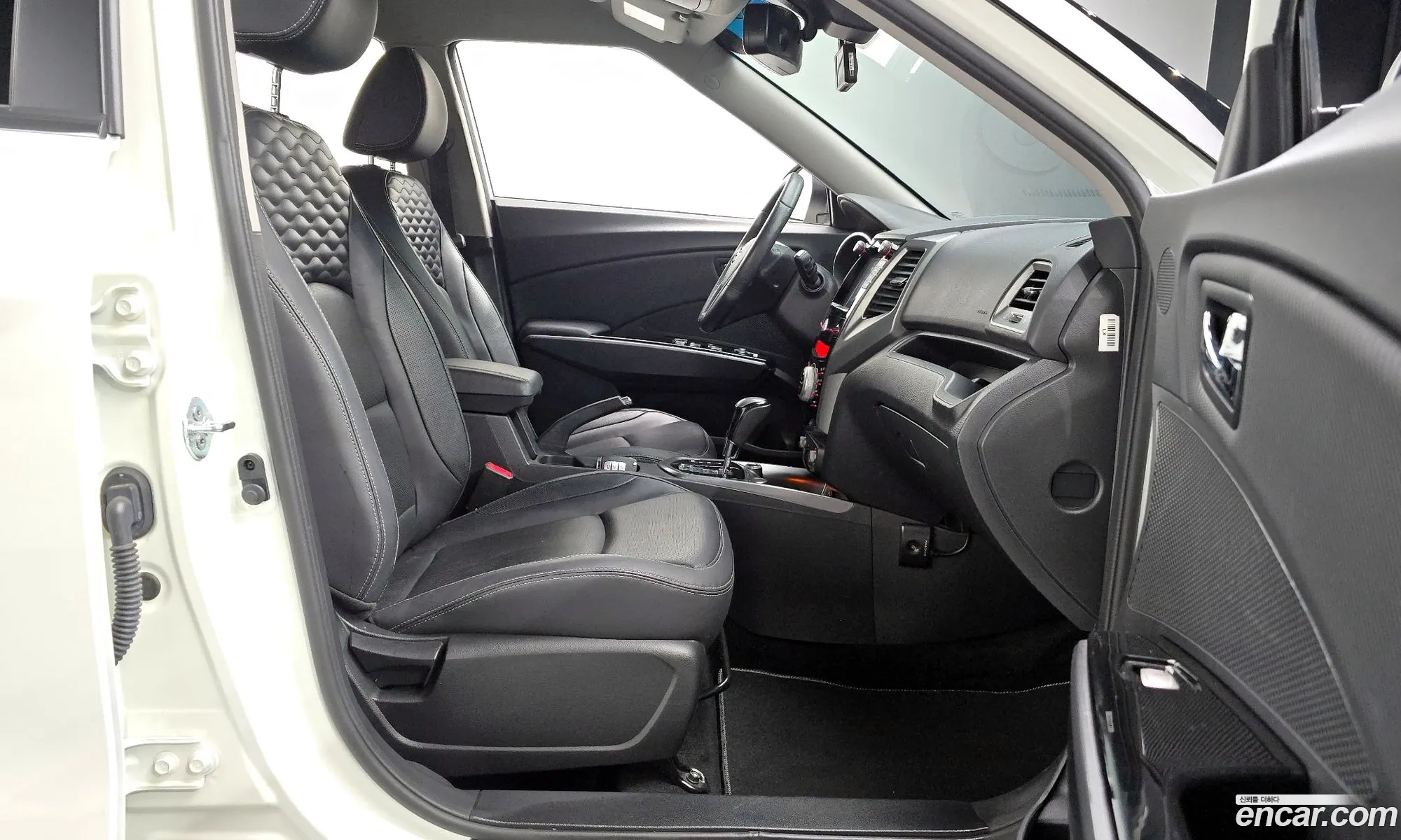 KG Mobility (SsangYong) Tivoli Armour 2017 — 27