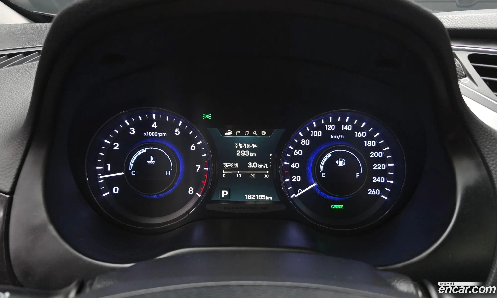 Hyundai Grandeur HG 2015 — 17