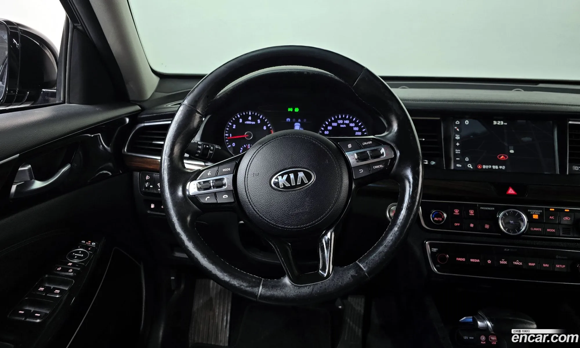 Kia K7 2018 — 14