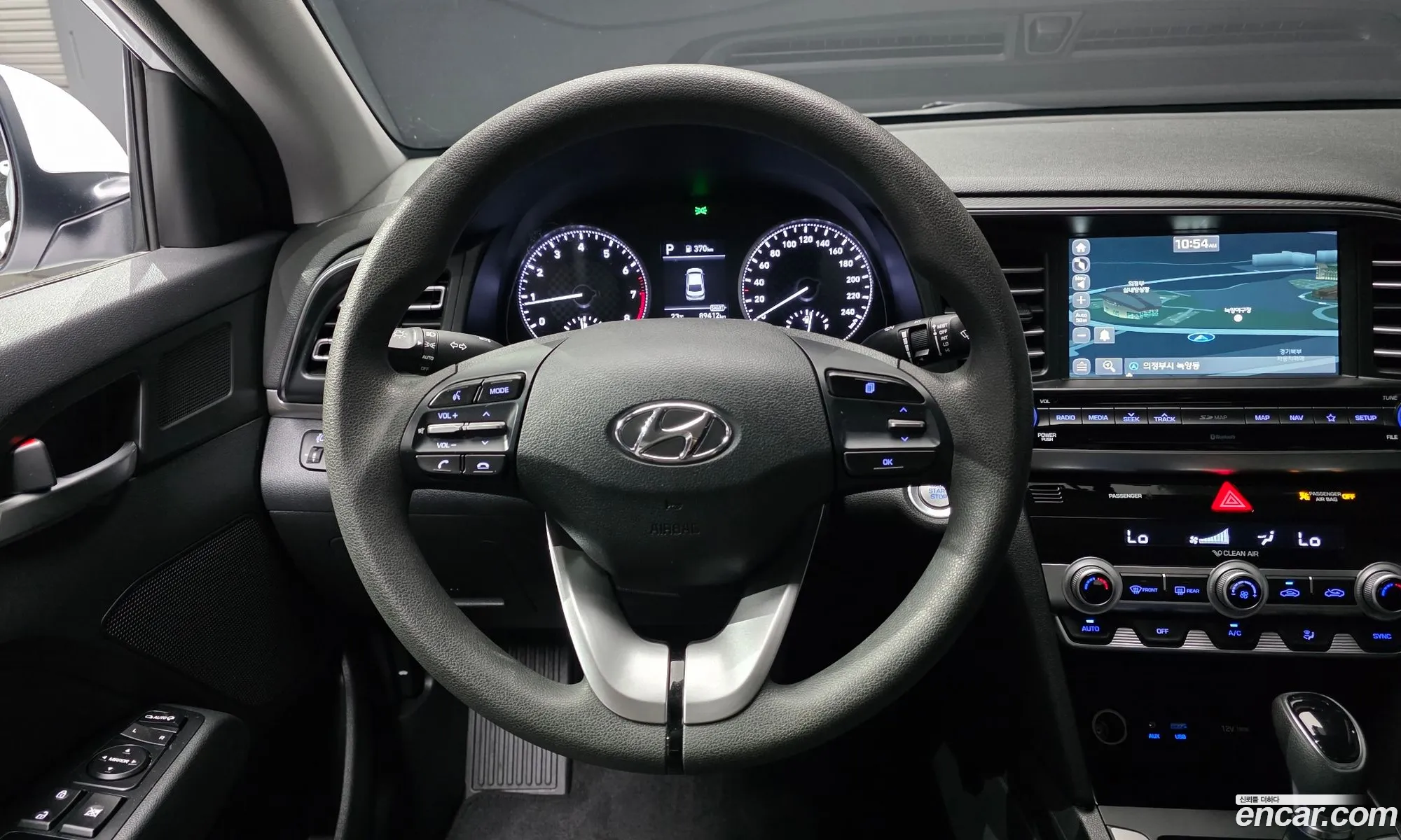 Hyundai Elantra AD 2019 — 17