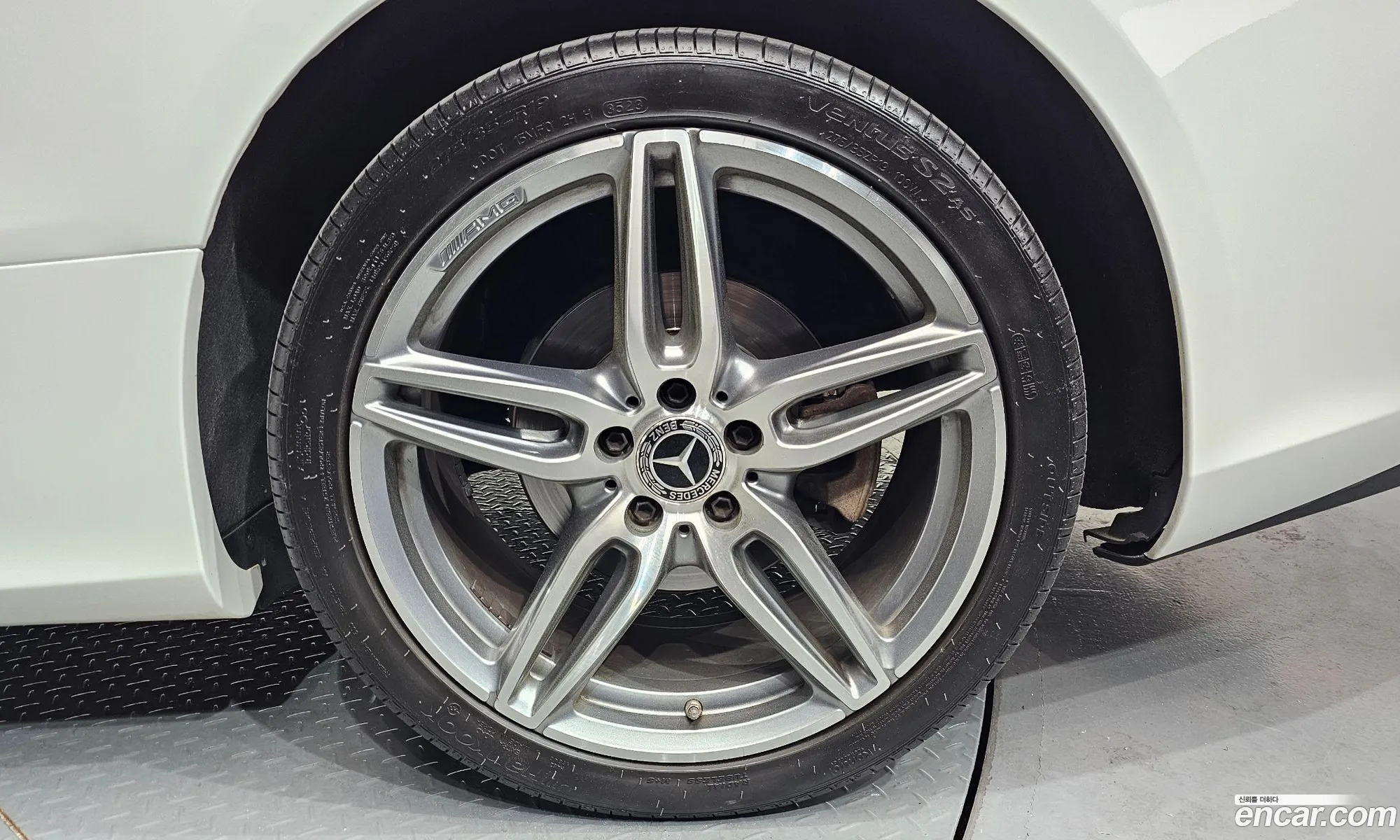 Mercedes-Benz E-Class W213 2017 WDD1J1EBXHF009885 — 18