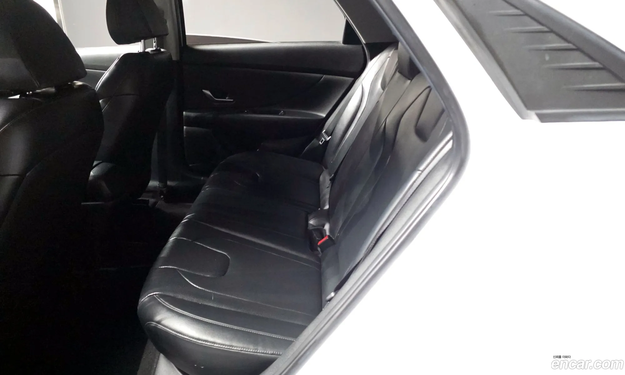 Hyundai Elantra 2022 — 10