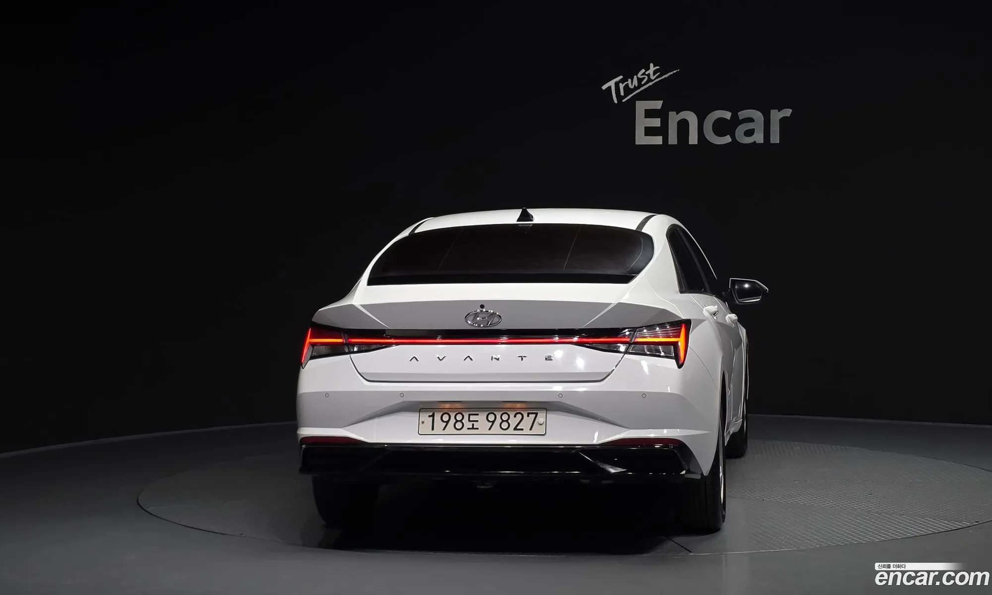 Hyundai Elantra 2022 — 14