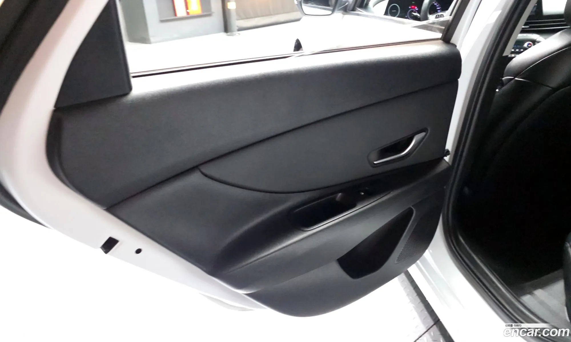 Hyundai Elantra 2022 — 23