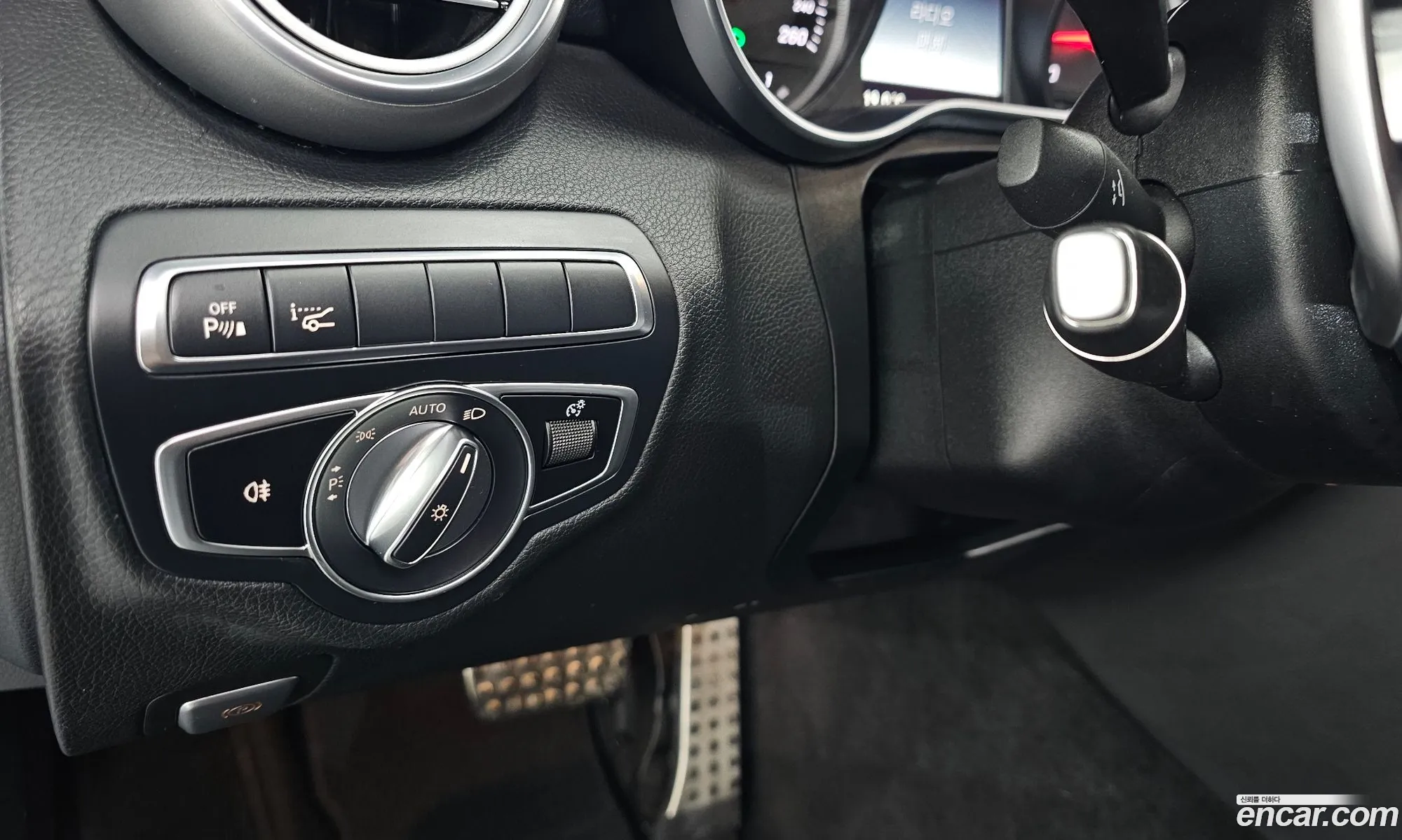 Mercedes-Benz C-Class W205 2018 — 26
