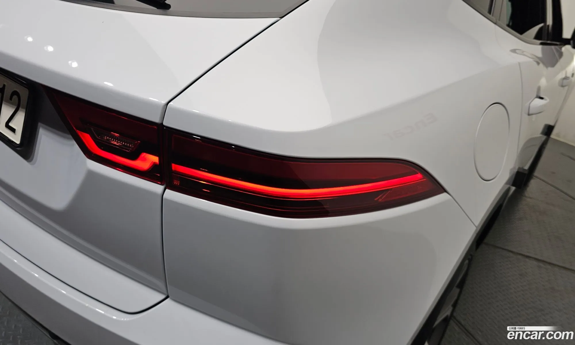 Jaguar E-Pace 2018 SADFA2BX2J1Z01450 — 4