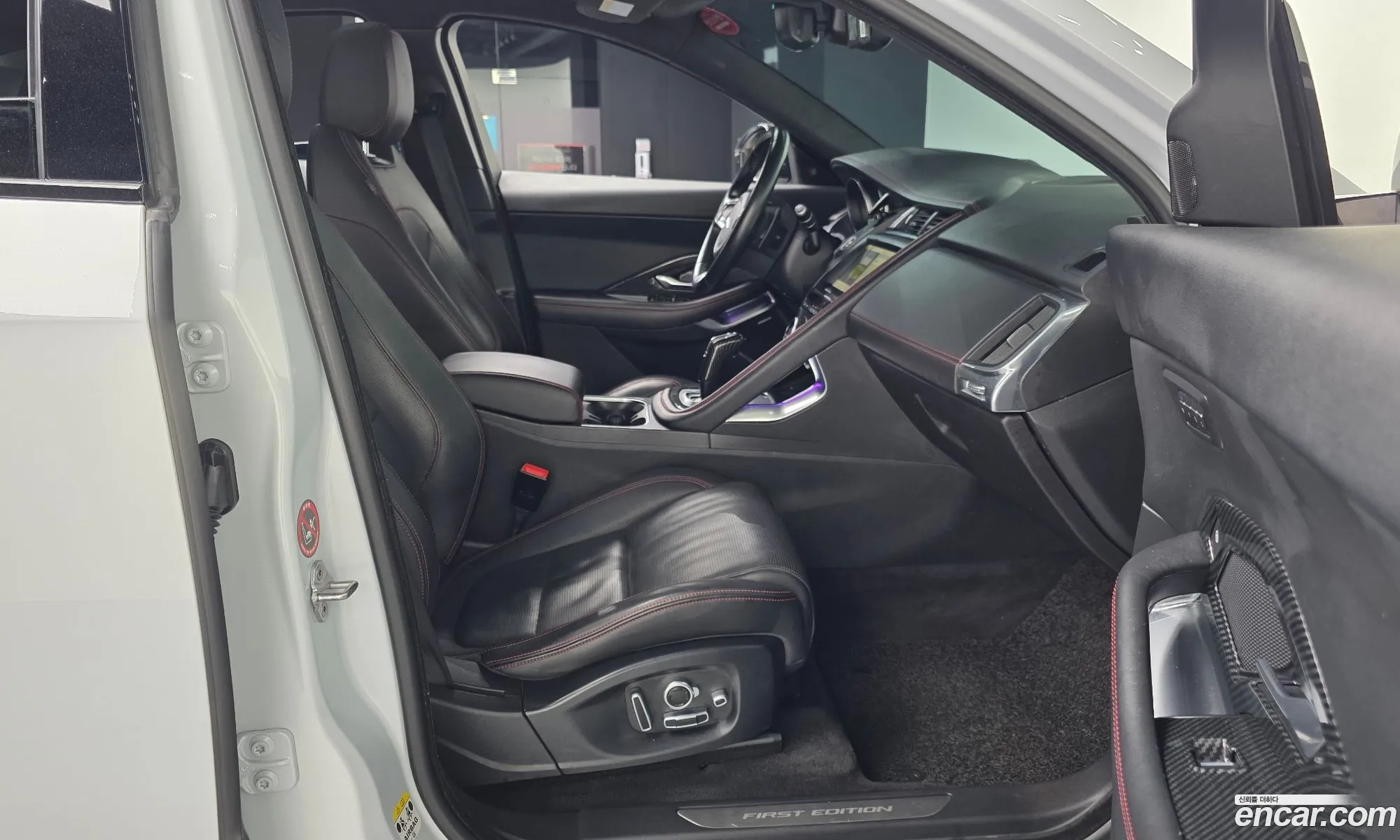 Jaguar E-Pace 2018 SADFA2BX2J1Z01450 — 9