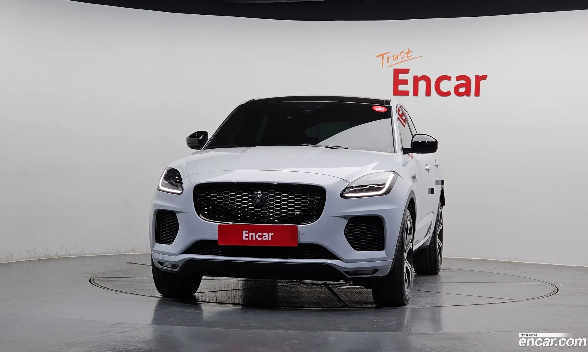 Jaguar E-Pace 2018 SADFA2BX2J1Z01450 — 14