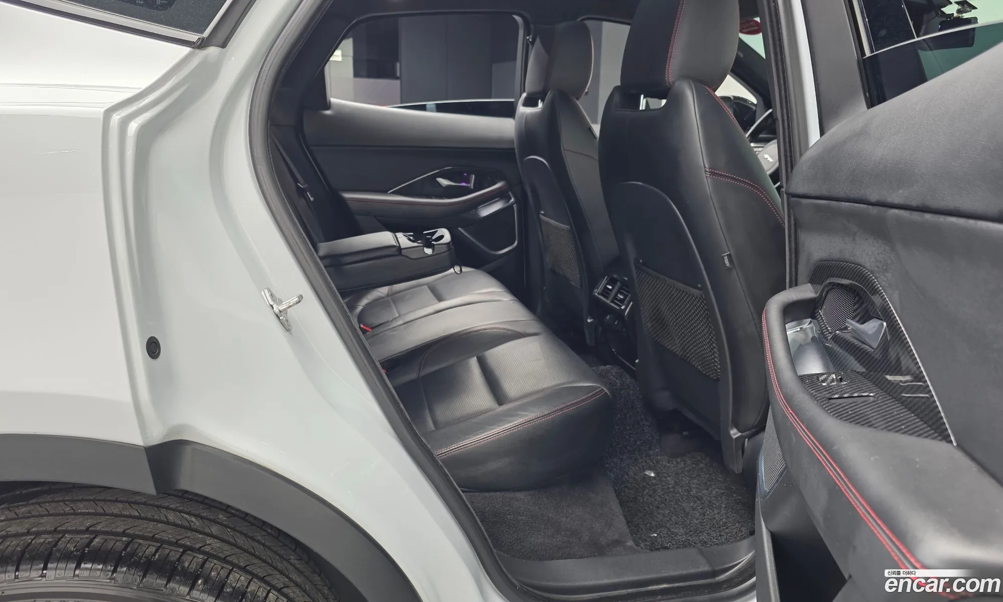 Jaguar E-Pace 2018 SADFA2BX2J1Z01450 — 2