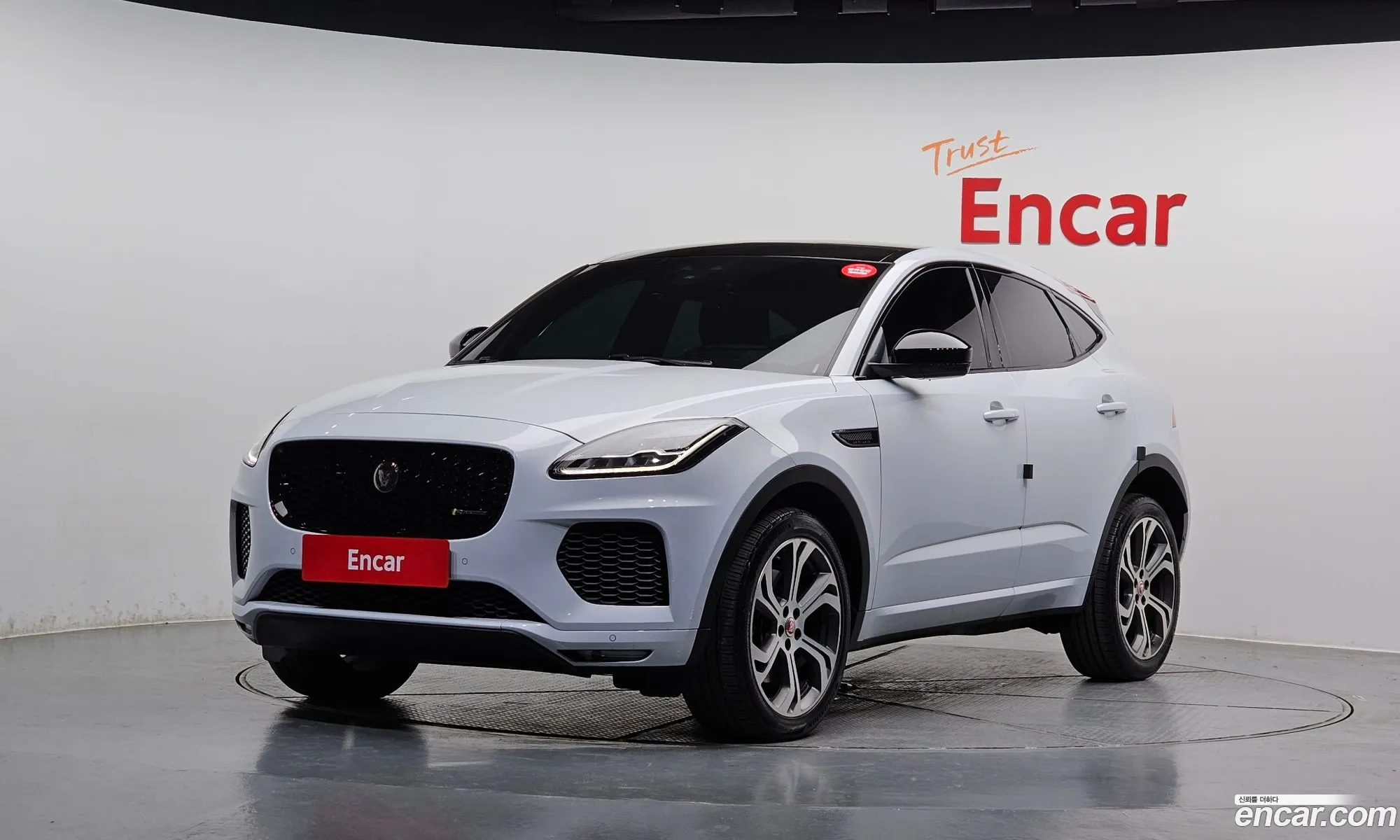 Jaguar E-Pace 2018 SADFA2BX2J1Z01450 — 34
