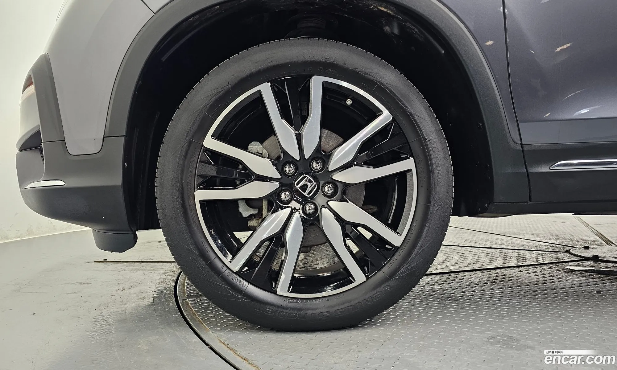 Honda Pilot 2019 5FNYF6860KB200063 — 14