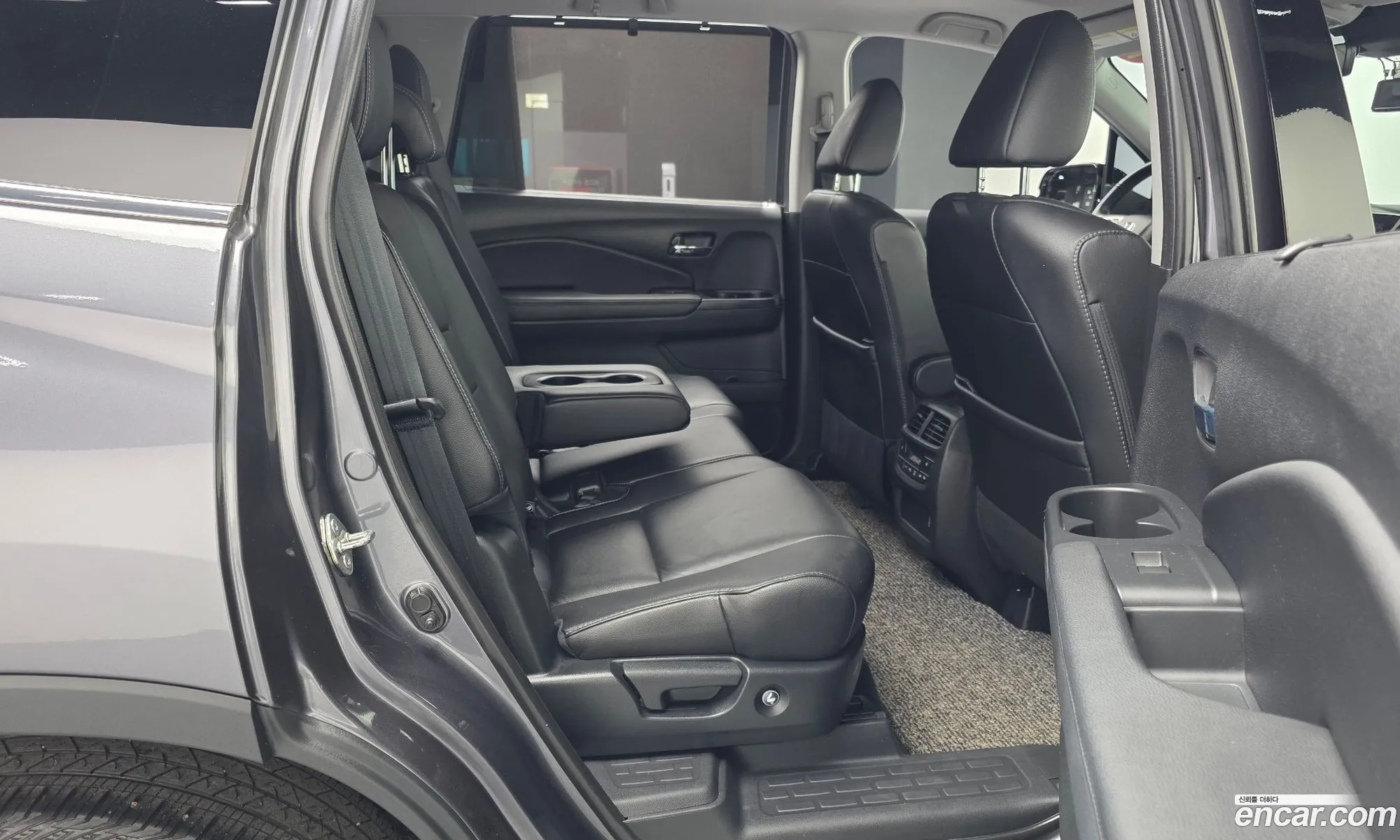 Honda Pilot 2019 5FNYF6860KB200063 — 28