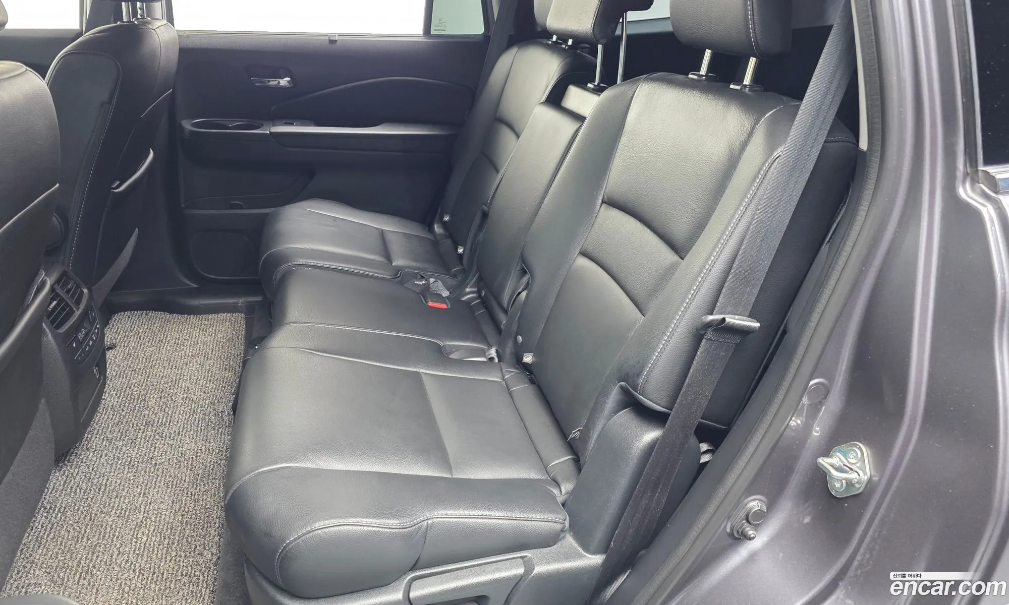Honda Pilot 2019 5FNYF6860KB200063 — 19