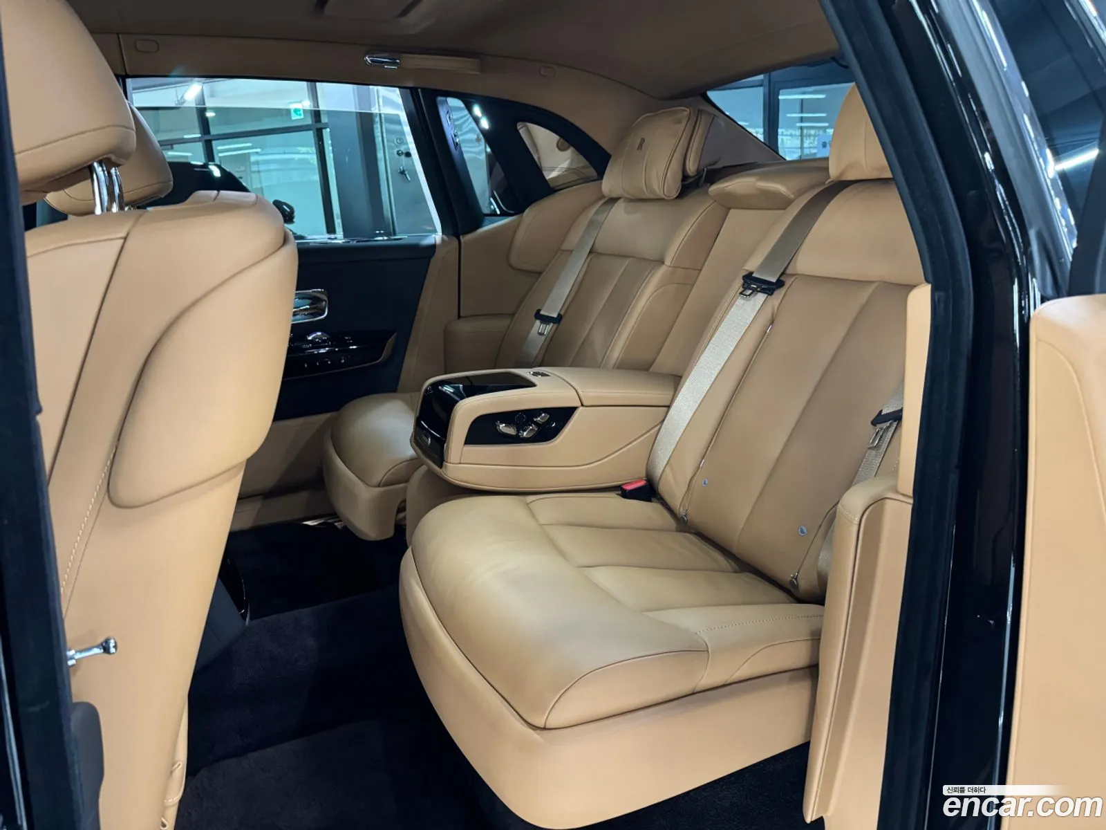 Rolls-Royce Phantom 2021 — 16