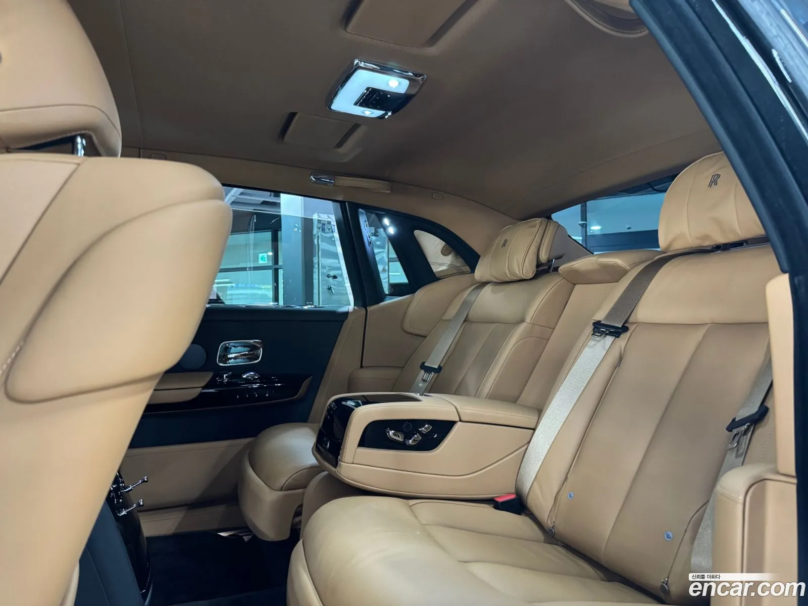 Rolls-Royce Phantom 2021 — 15