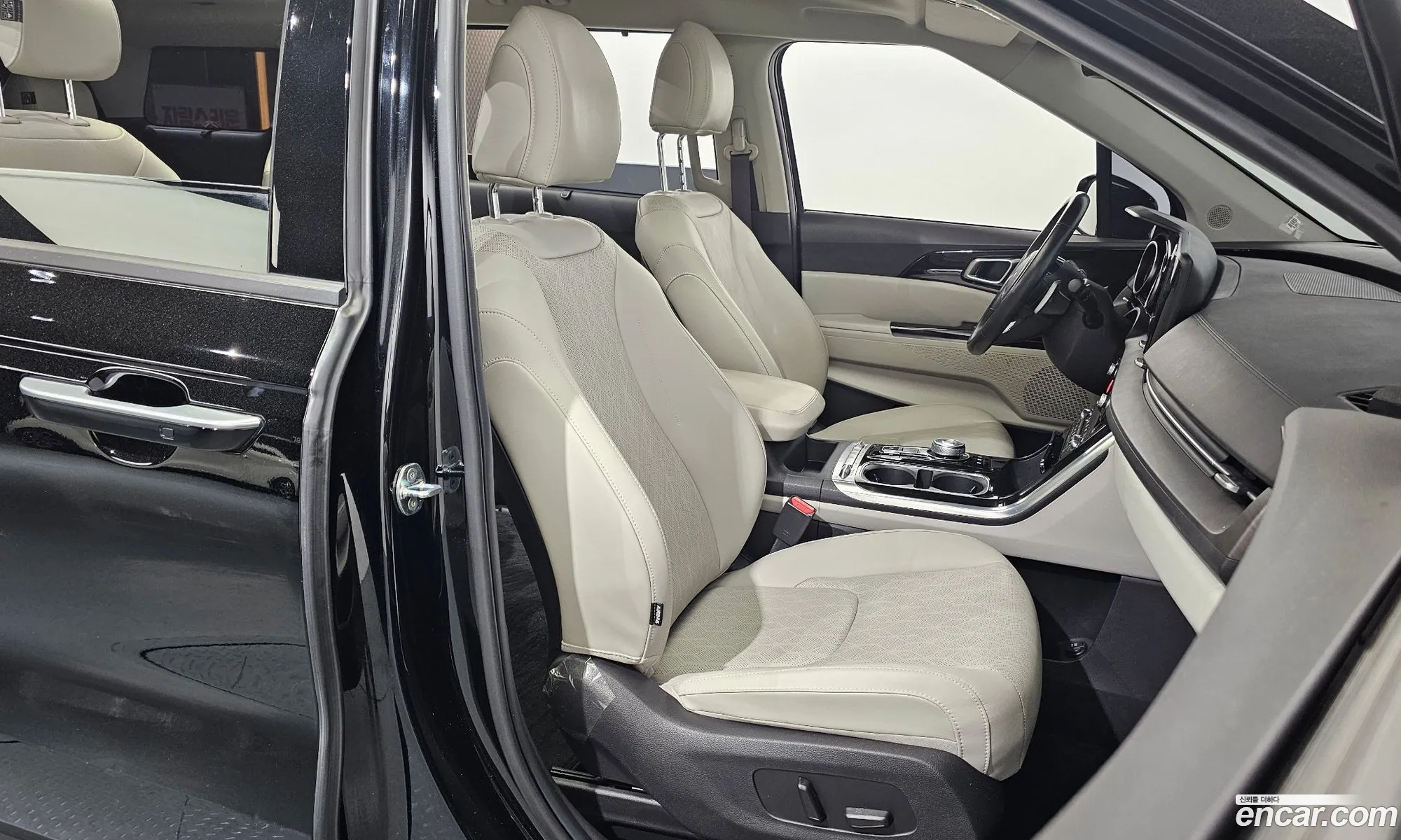 Kia Carnival 2022 — 33