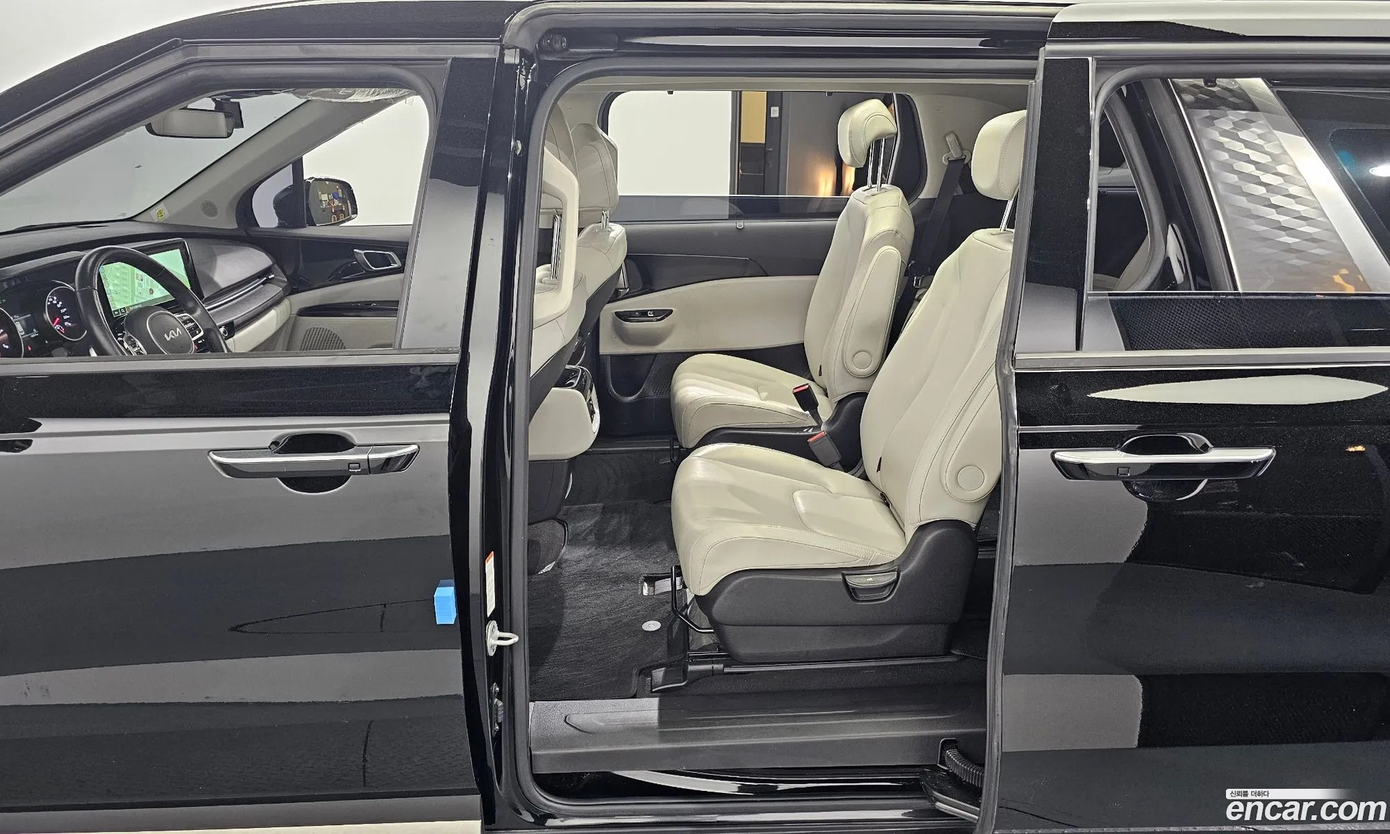 Kia Carnival 2022 — 16