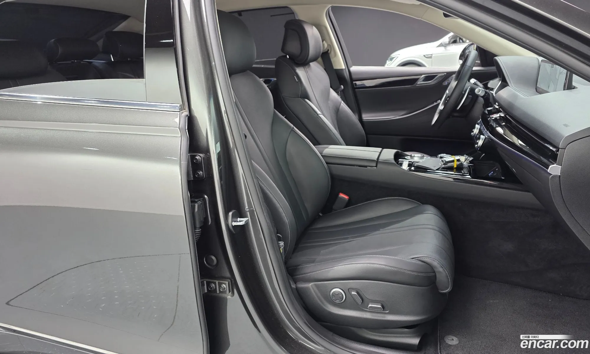 Genesis G80 2023 — 23