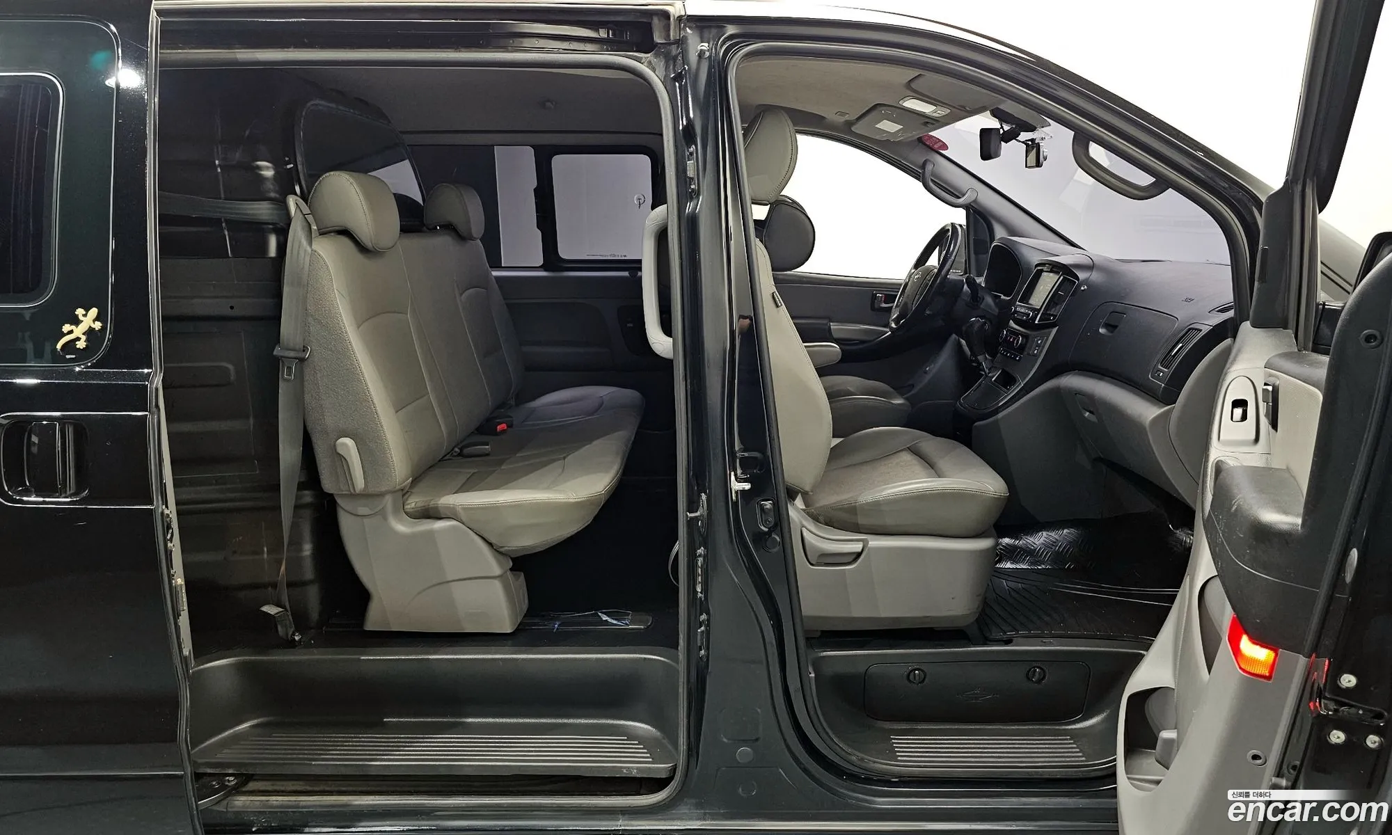 Hyundai Grand Starex 2017 — 16