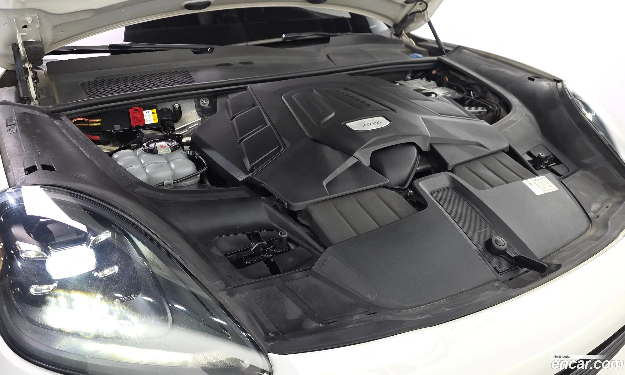 Porsche Cayenne 2019 WP1AA29Y8KDA29813 — 17