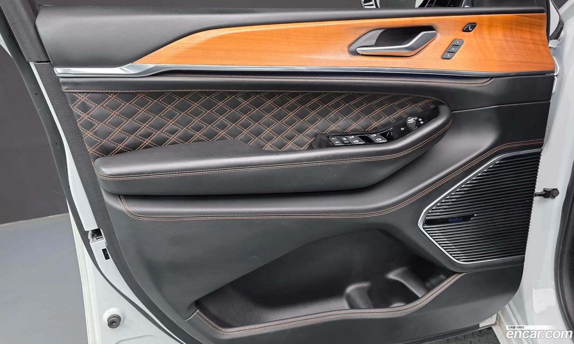 Jeep Grand Cherokee 2023 — 28