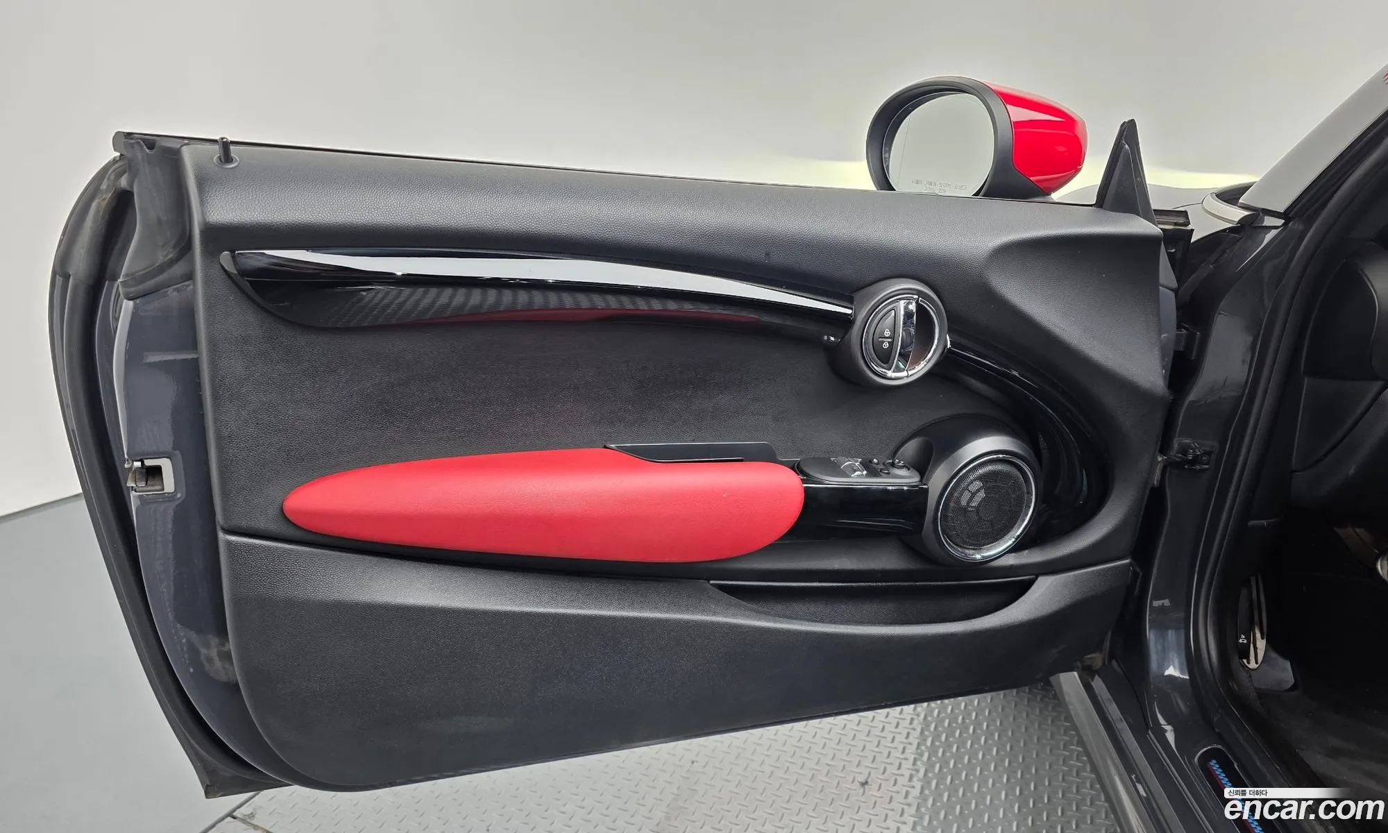 Mini Cooper S 2020 WMWXY9105L2N14488 — 2