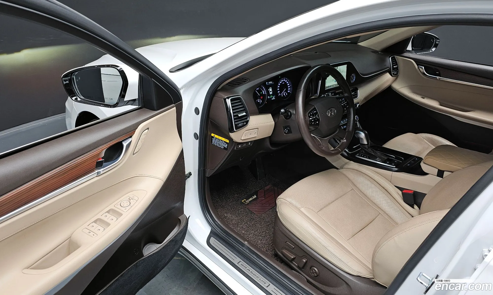 Hyundai Grandeur IG Hybrid 2019 — 29