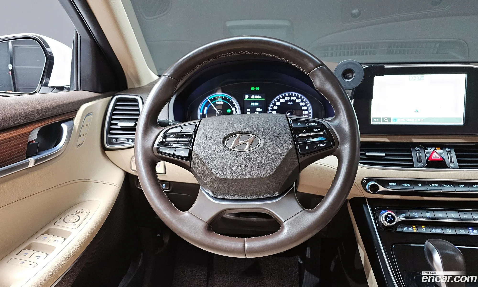 Hyundai Grandeur IG Hybrid 2019 — 28