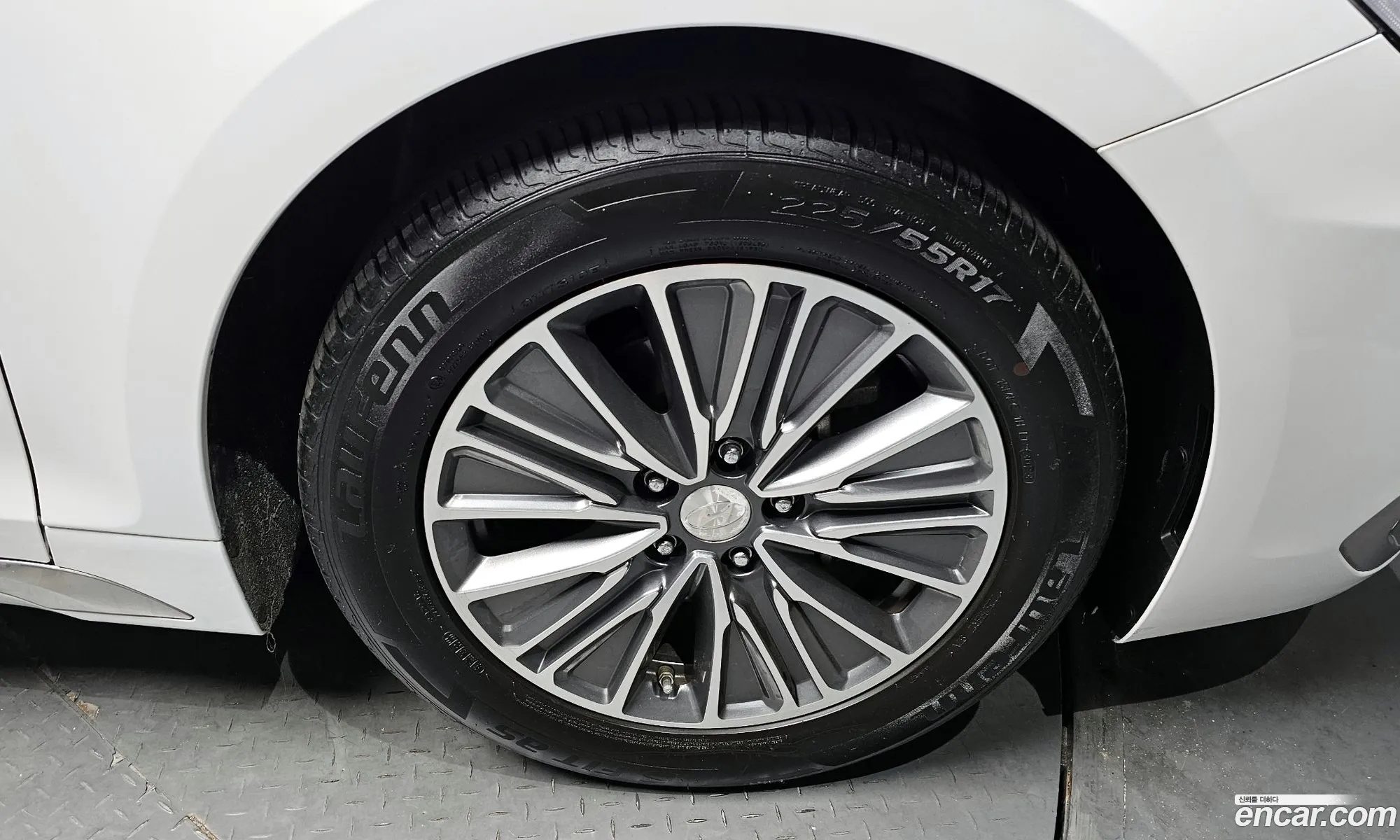 Hyundai Grandeur IG Hybrid 2019 — 25