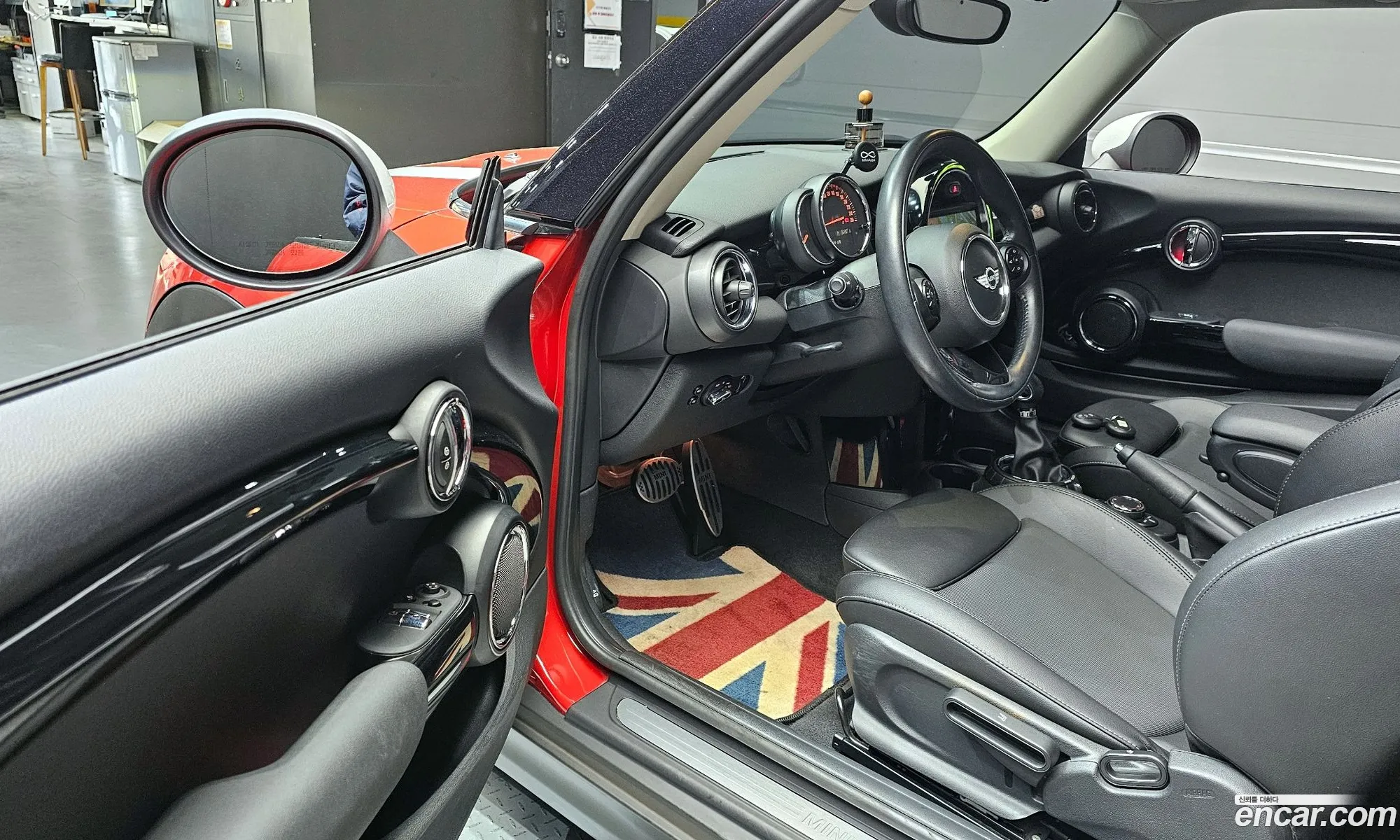 Mini Cooper 2017 WMWXP5105H2F93425 — 28