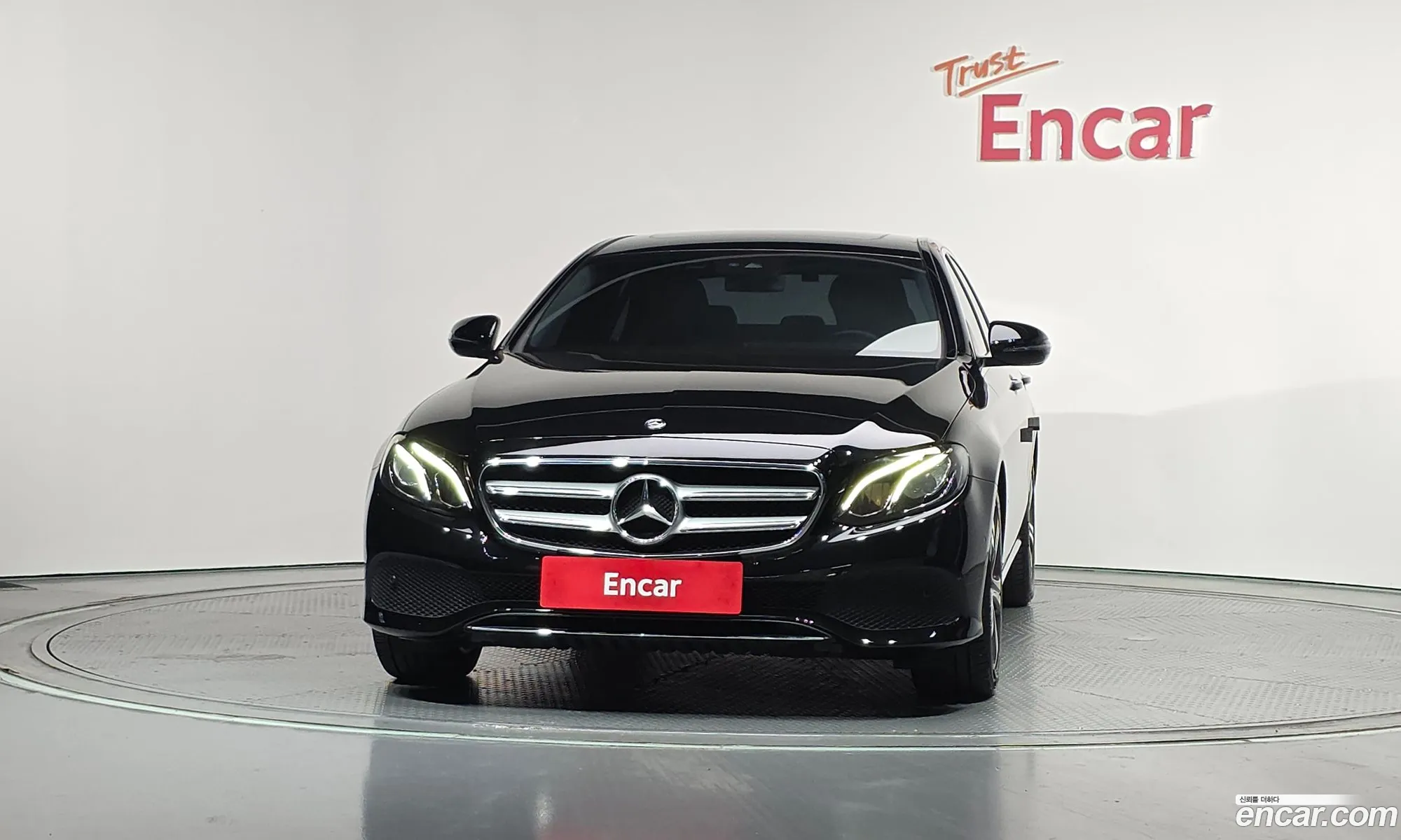 Mercedes-Benz E-Class W213 2019 WDDZF4JB4KA631446 — 3
