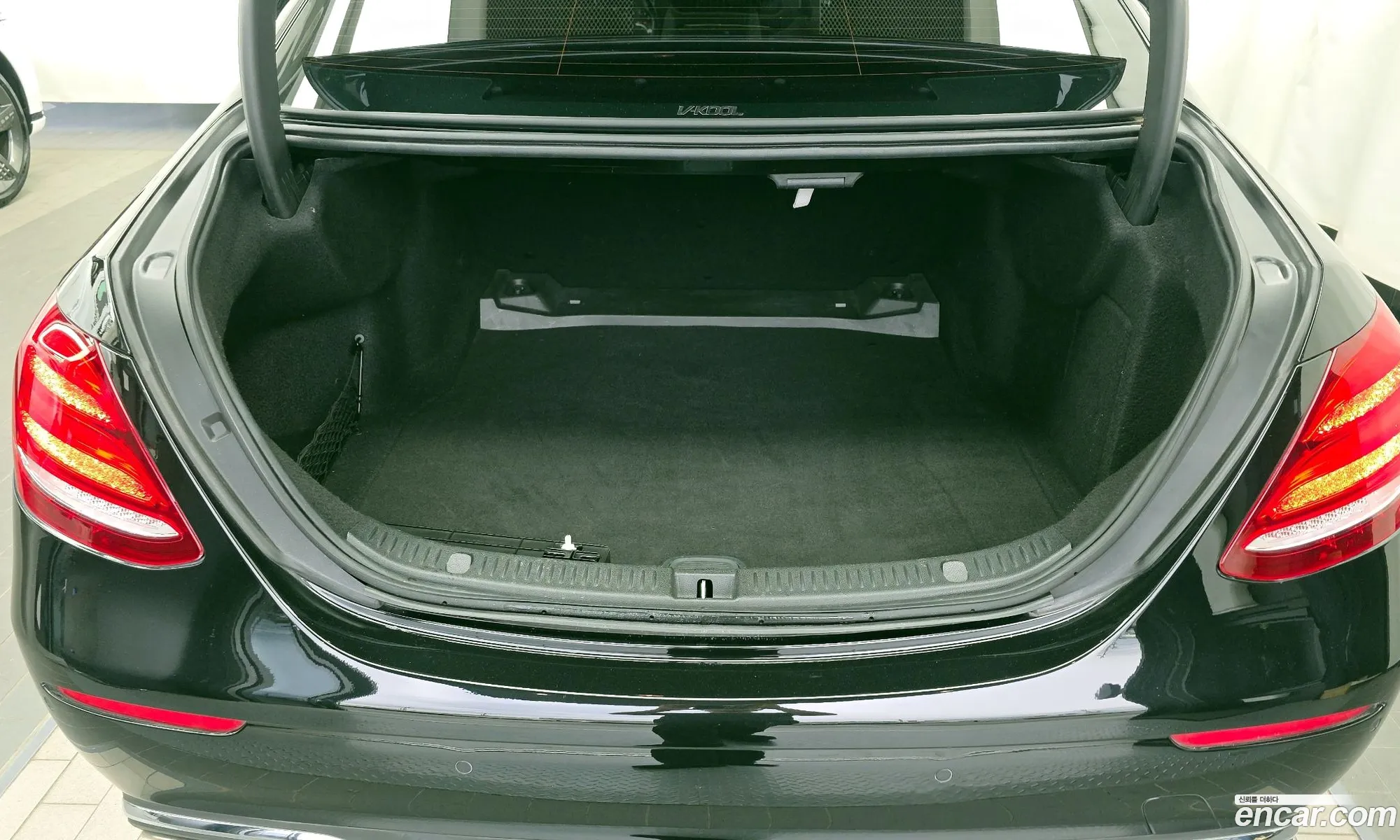 Mercedes-Benz E-Class W213 2019 WDDZF4JB4KA631446 — 16