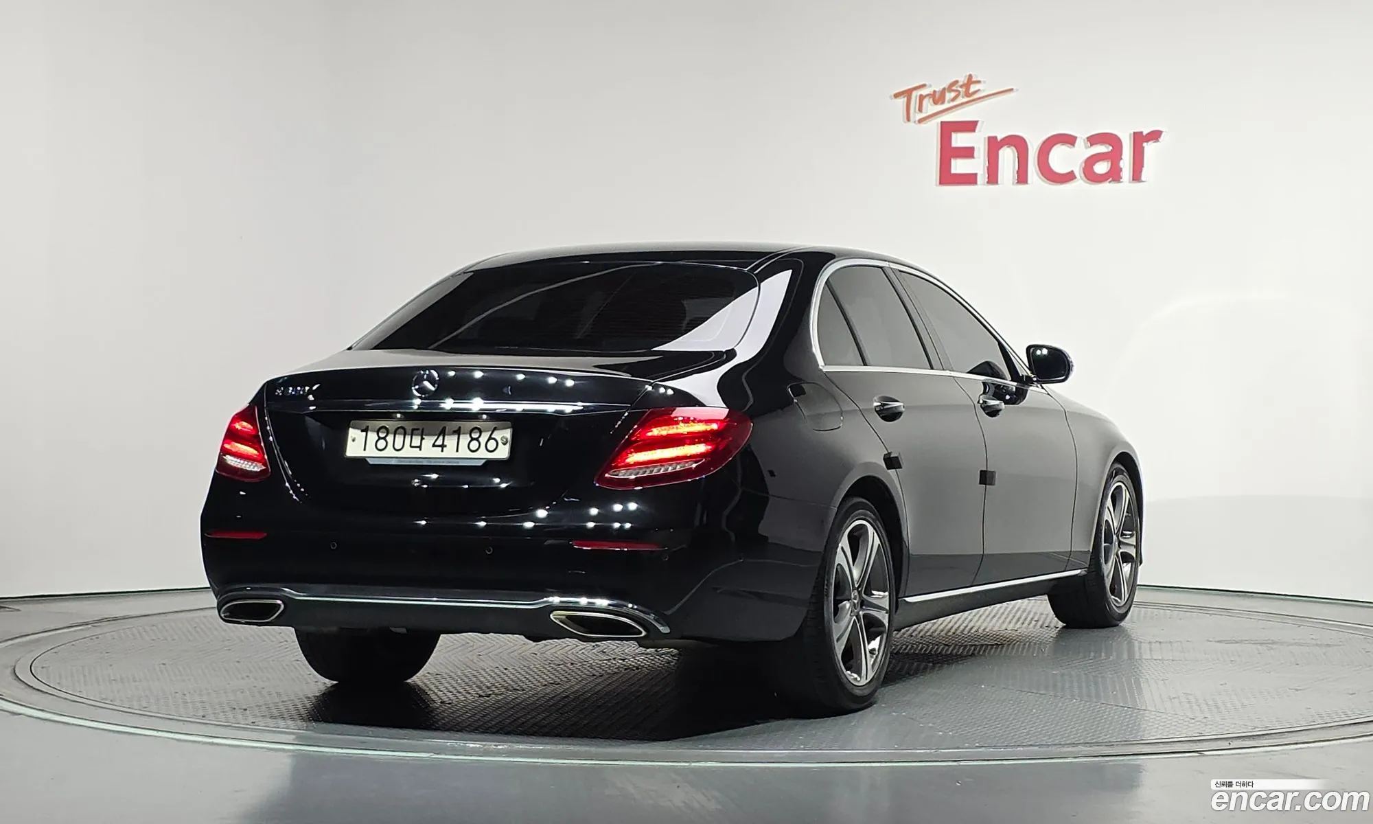 Mercedes-Benz E-Class W213 2019 WDDZF4JB4KA631446 — 17