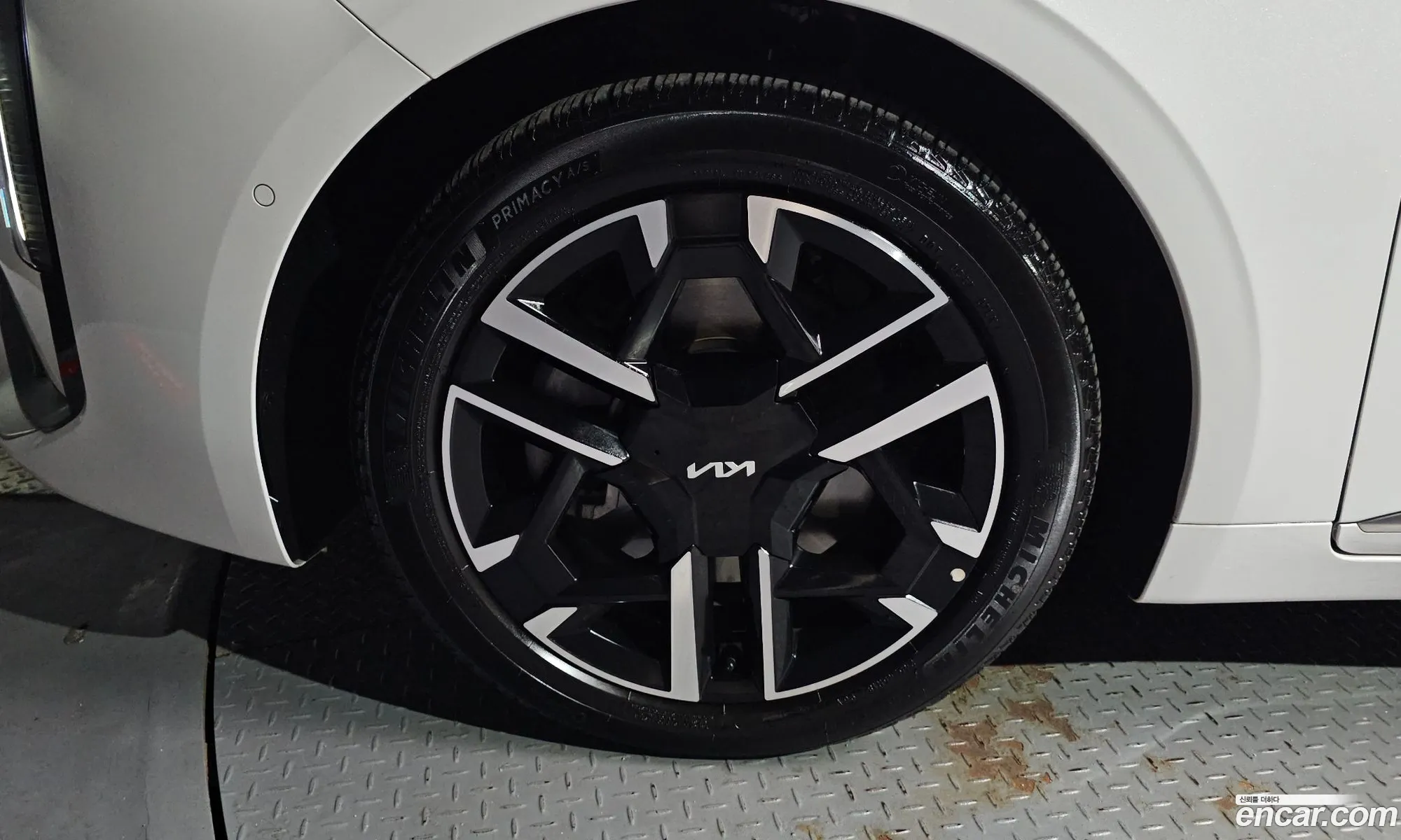 Kia K8 2024 — 17