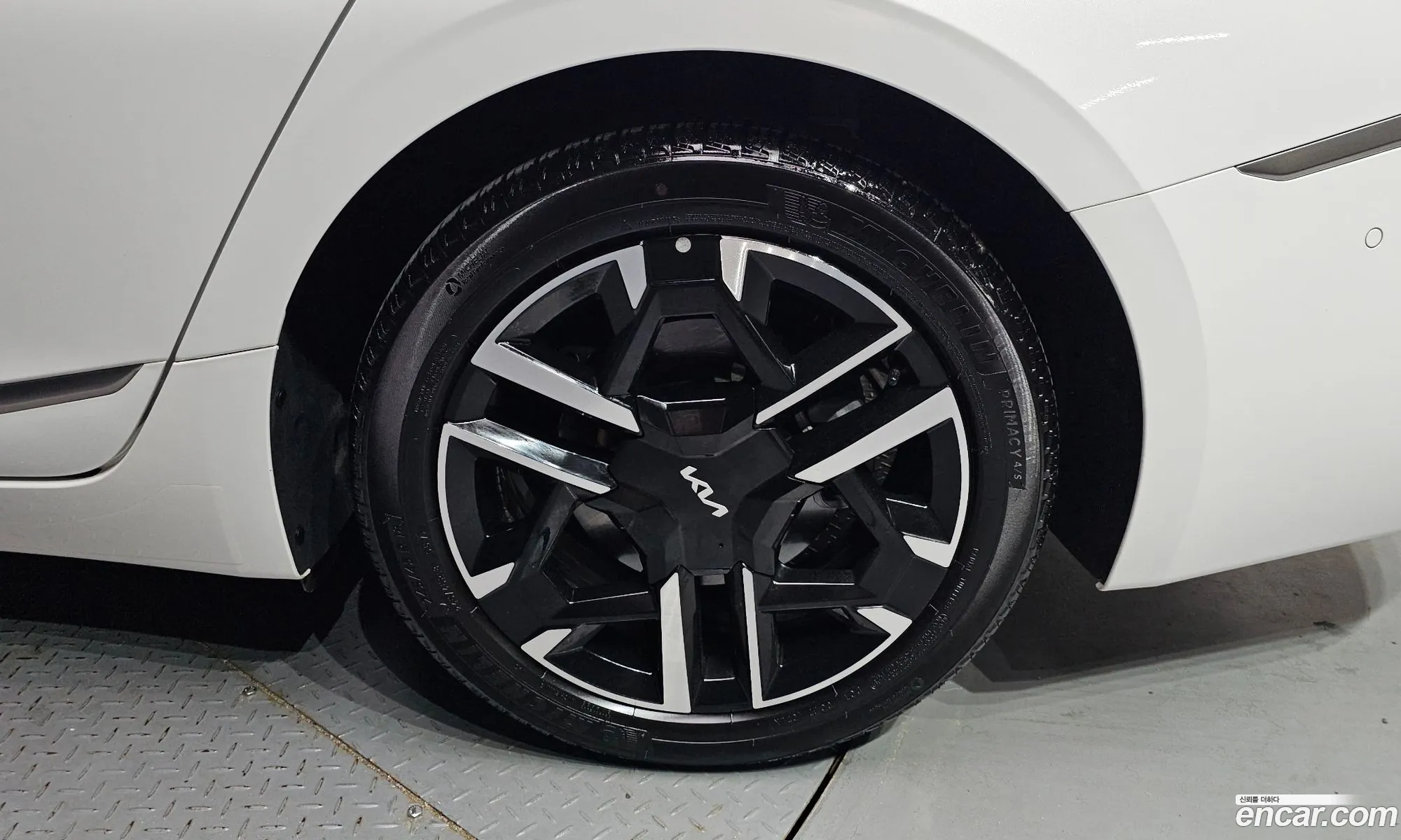 Kia K8 2024 — 33