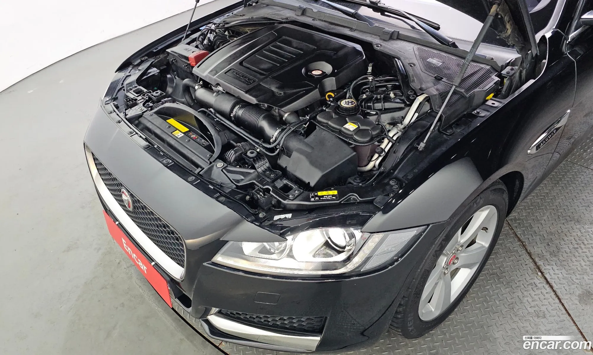 Jaguar XF 2018 — 8